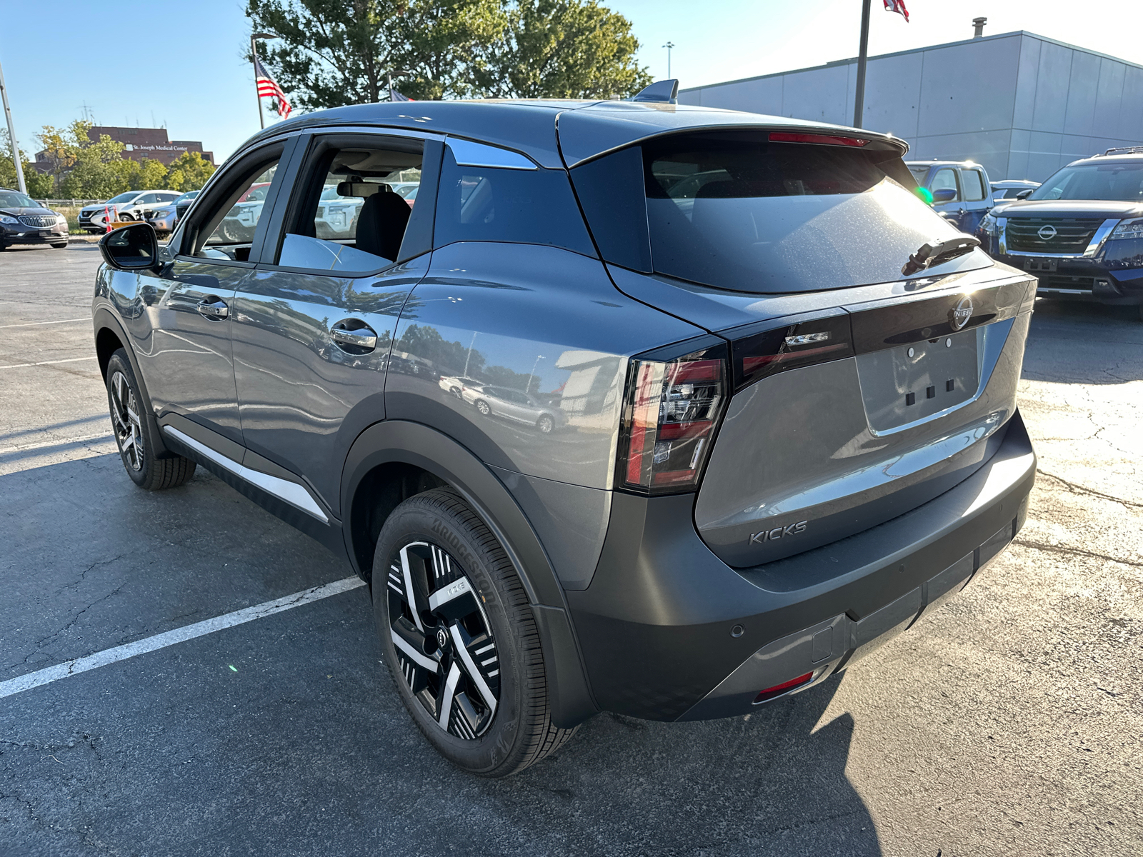 2025 Nissan Kicks SV 8