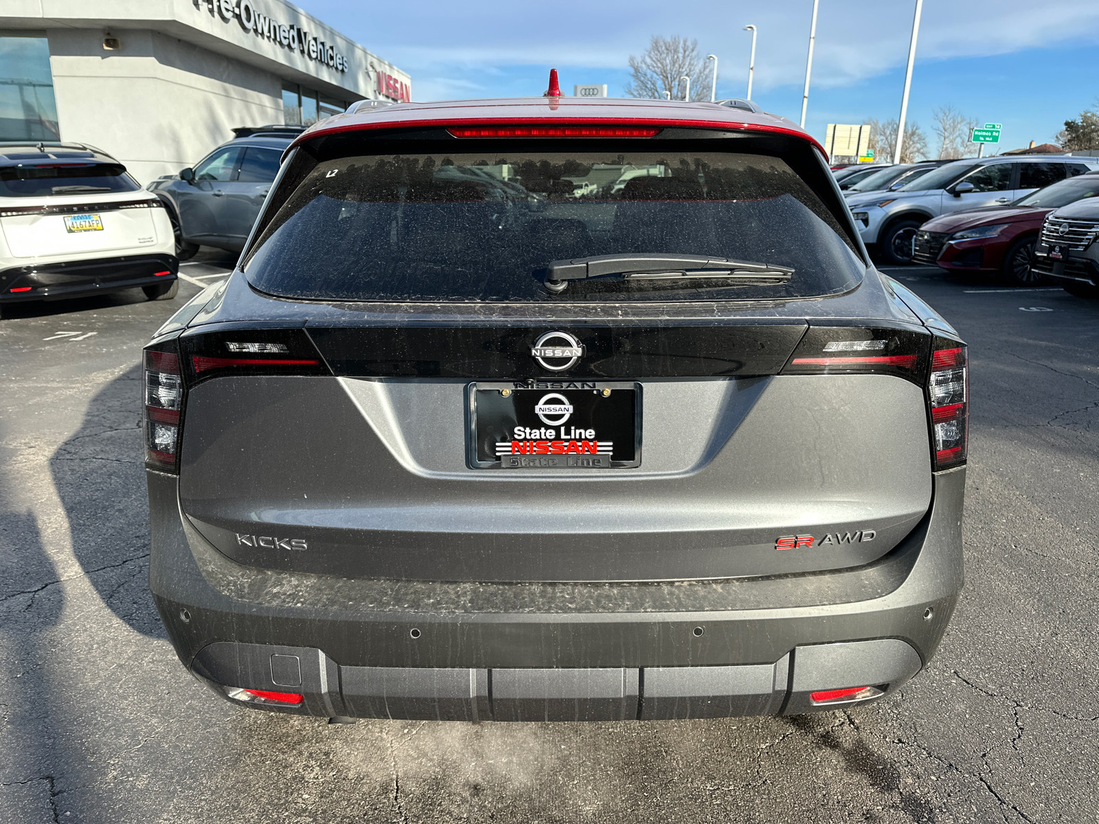 2025 Nissan Kicks SR 8