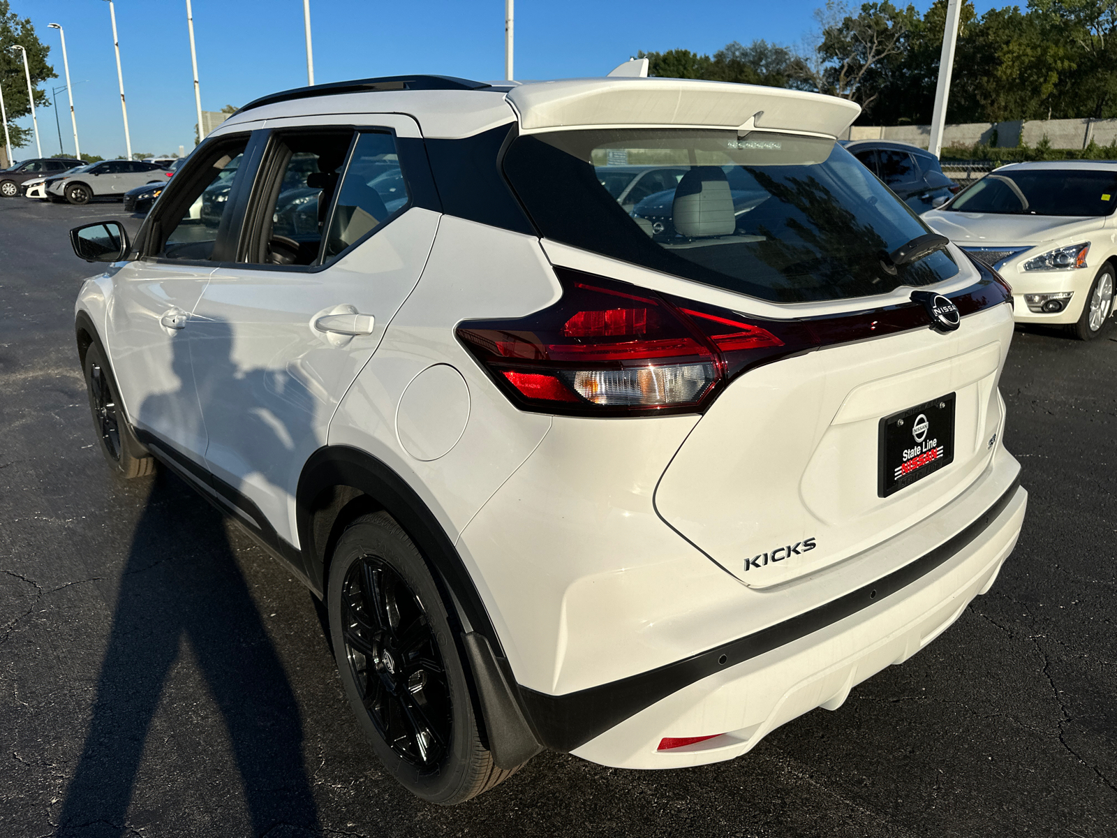 2024 Nissan Kicks SR 8