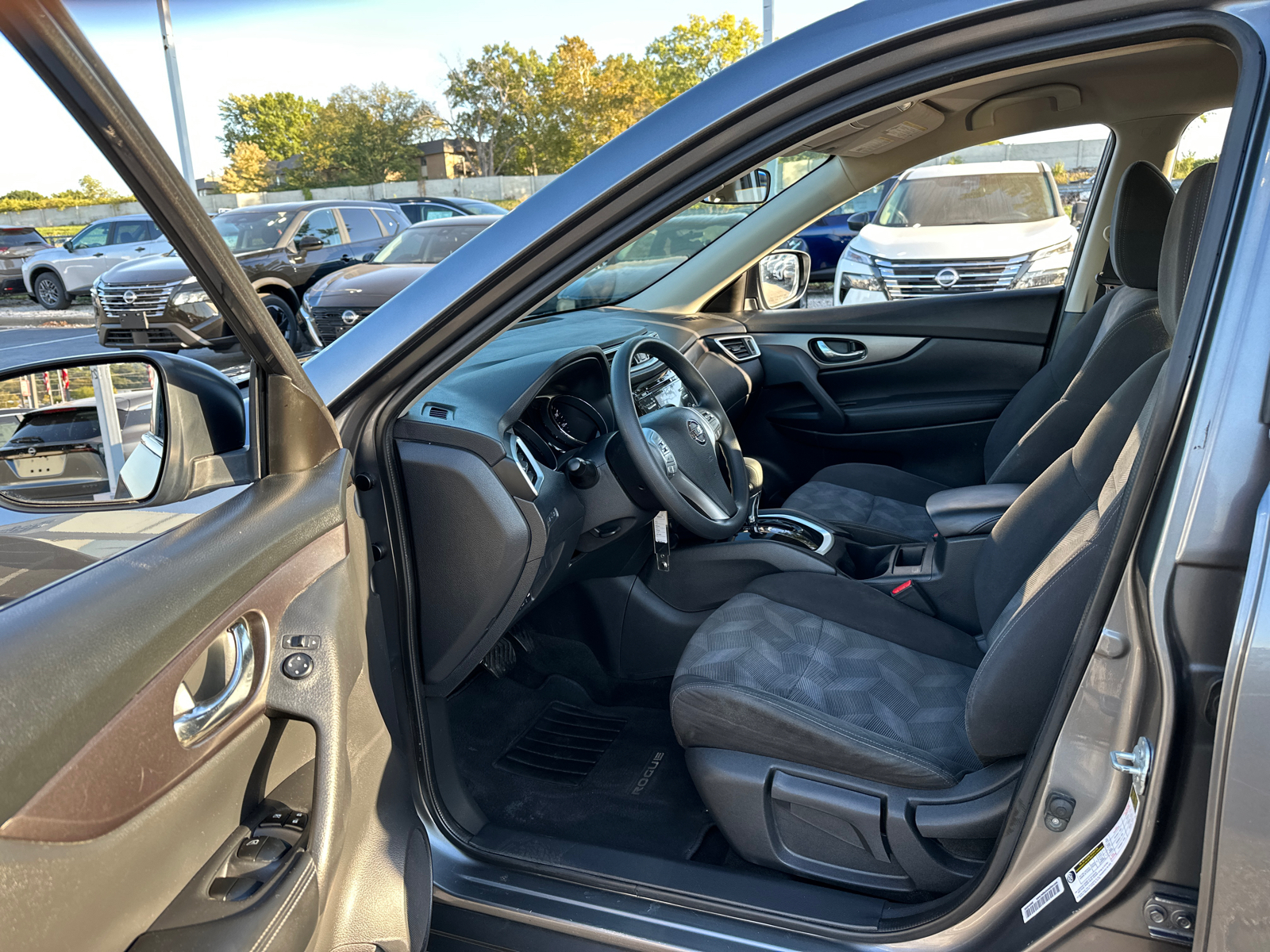 2016 Nissan Rogue S 35