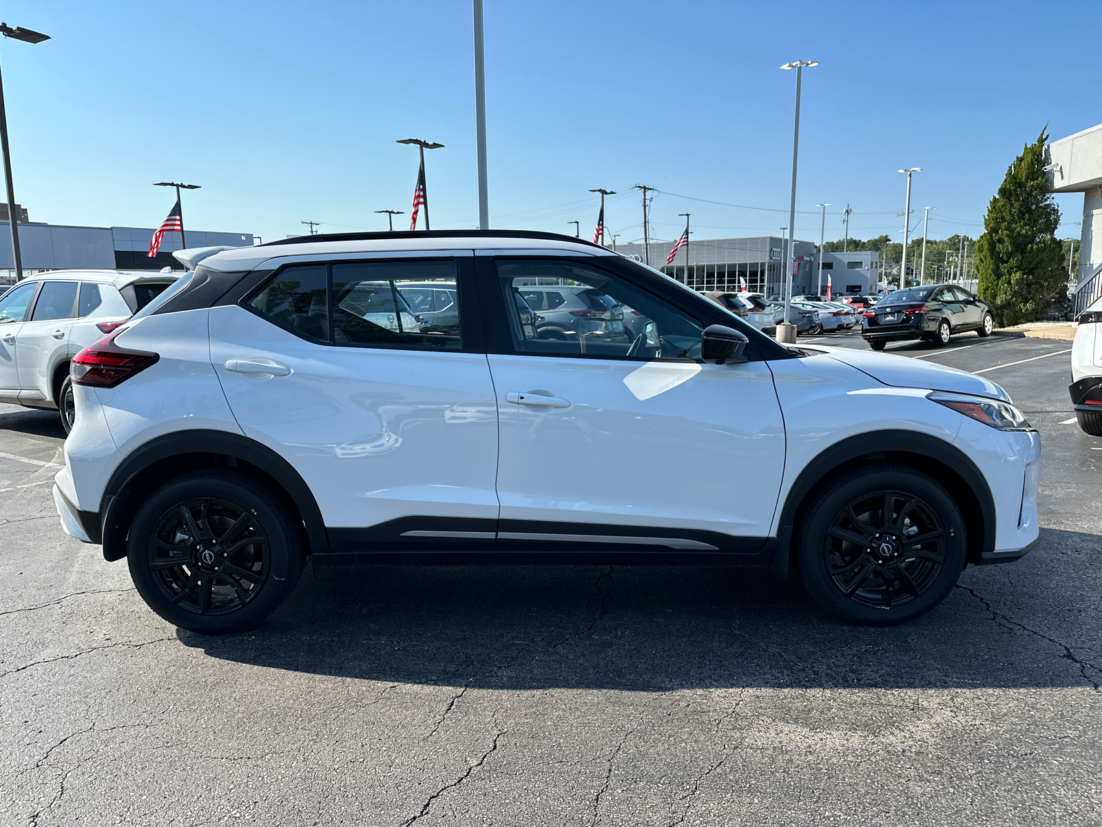 2024 Nissan Kicks SR 5