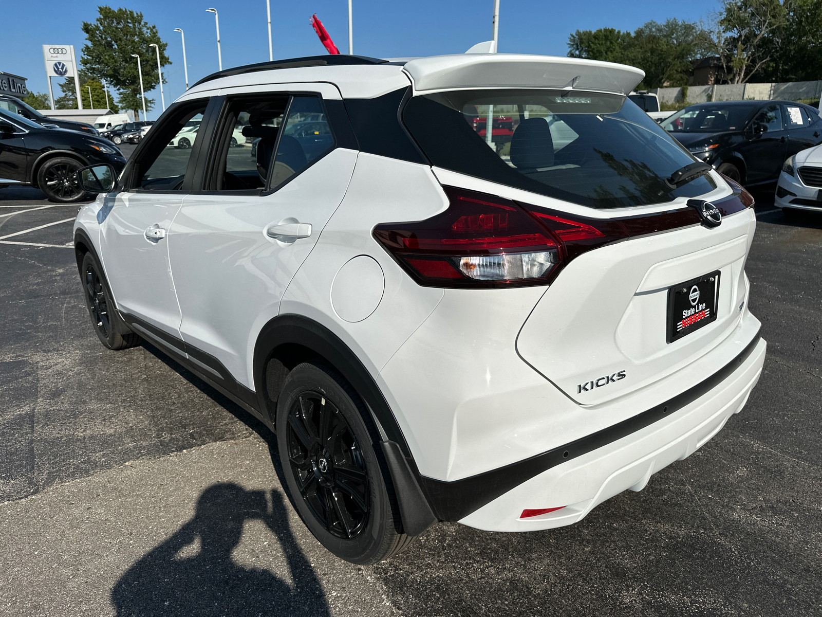 2024 Nissan Kicks SR 8