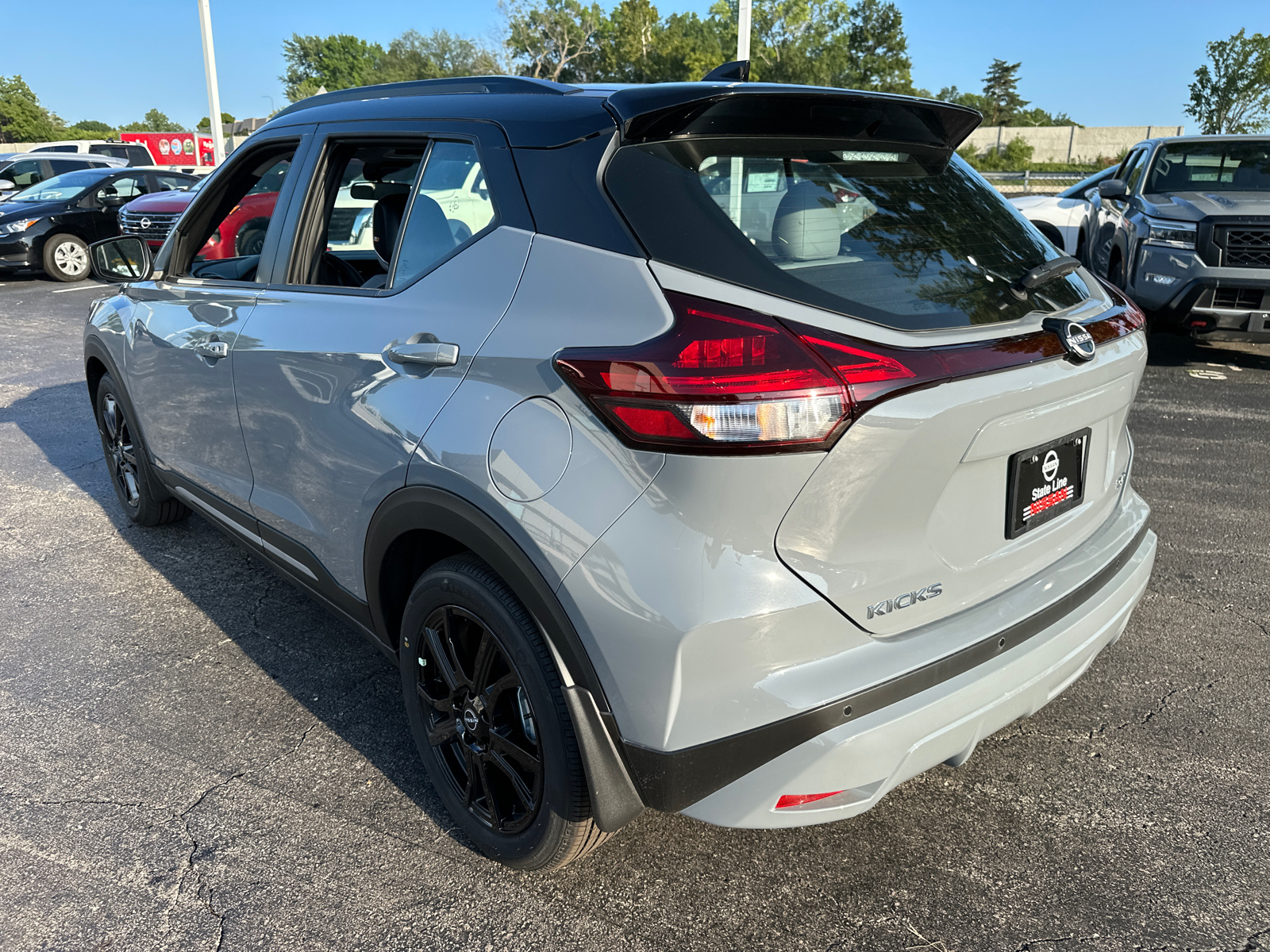 2024 Nissan Kicks SR 8