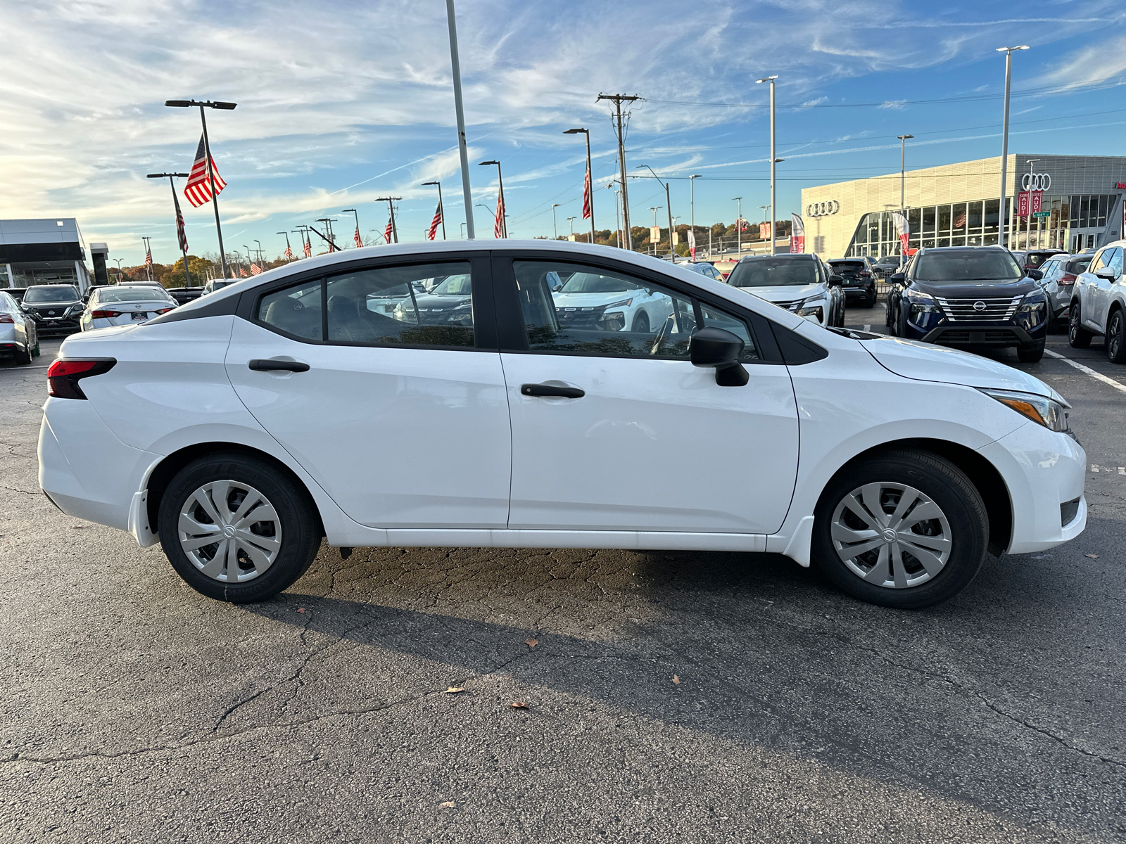 2025 Nissan Versa 1.6 S 5