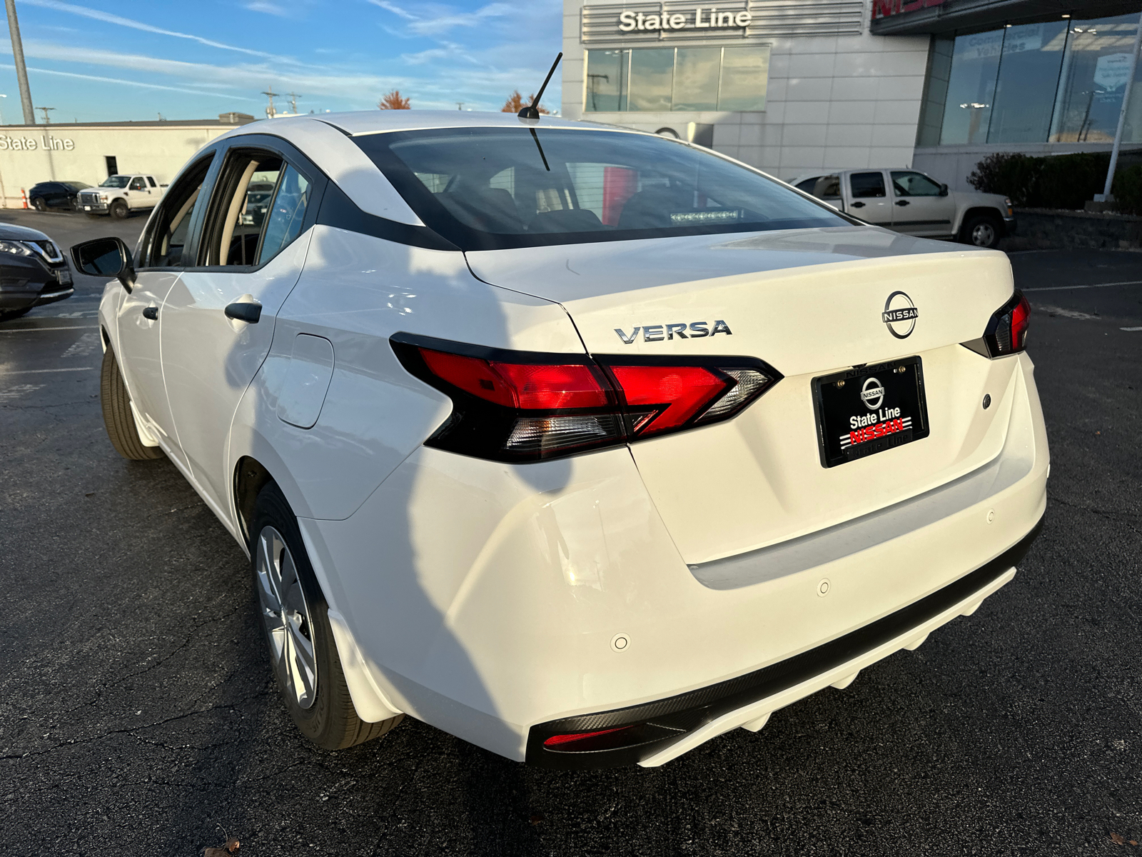 2025 Nissan Versa 1.6 S 8