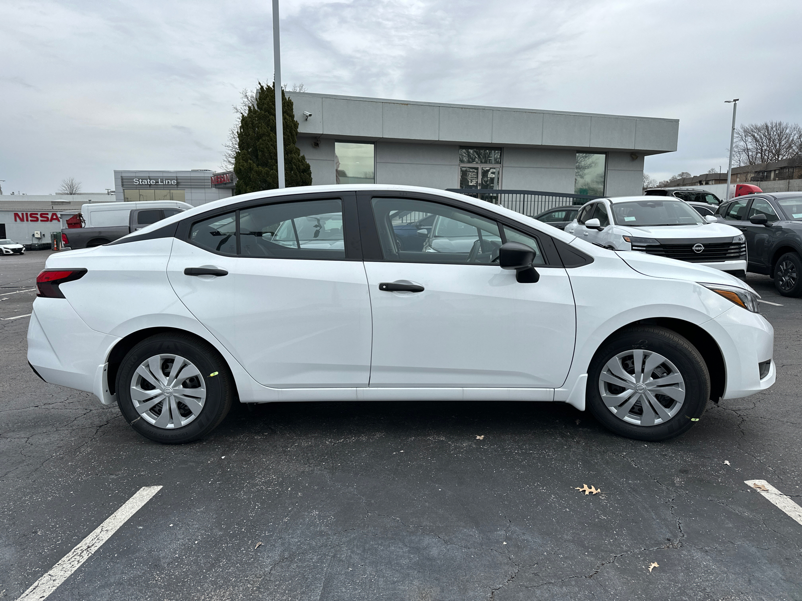 2025 Nissan Versa 1.6 S 6