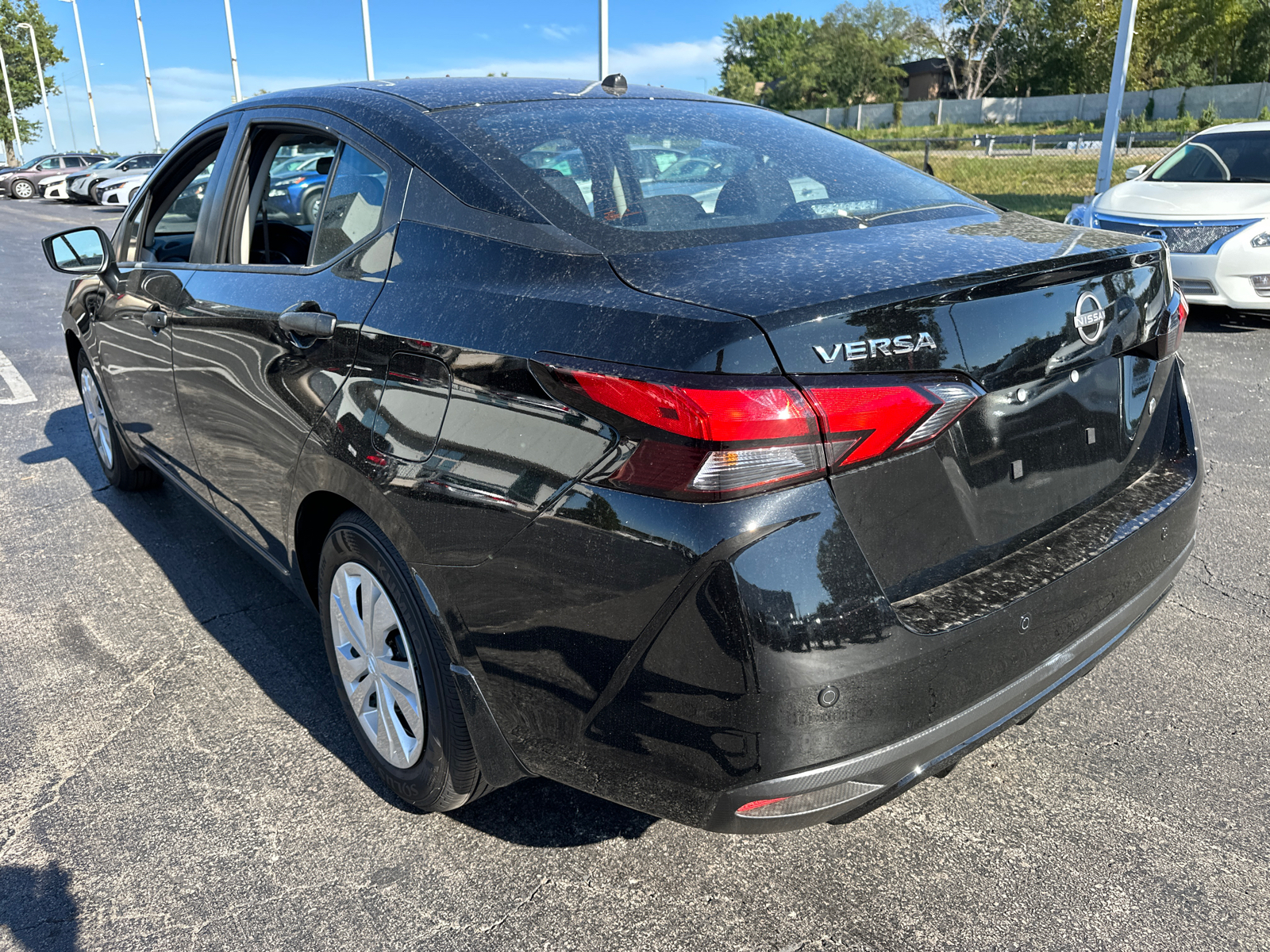 2024 Nissan Versa 1.6 S 8