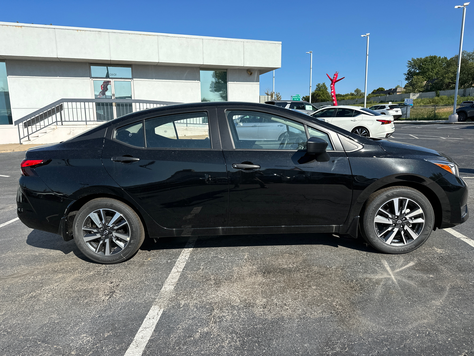 2024 Nissan Versa 1.6 S 5