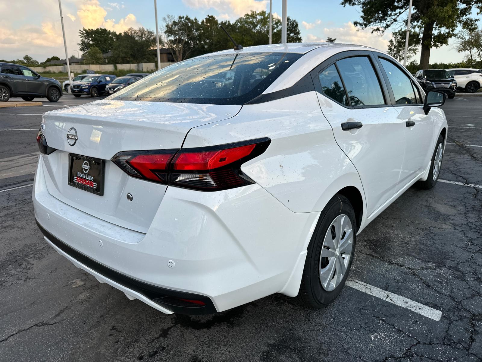 2024 Nissan Versa 1.6 S 6