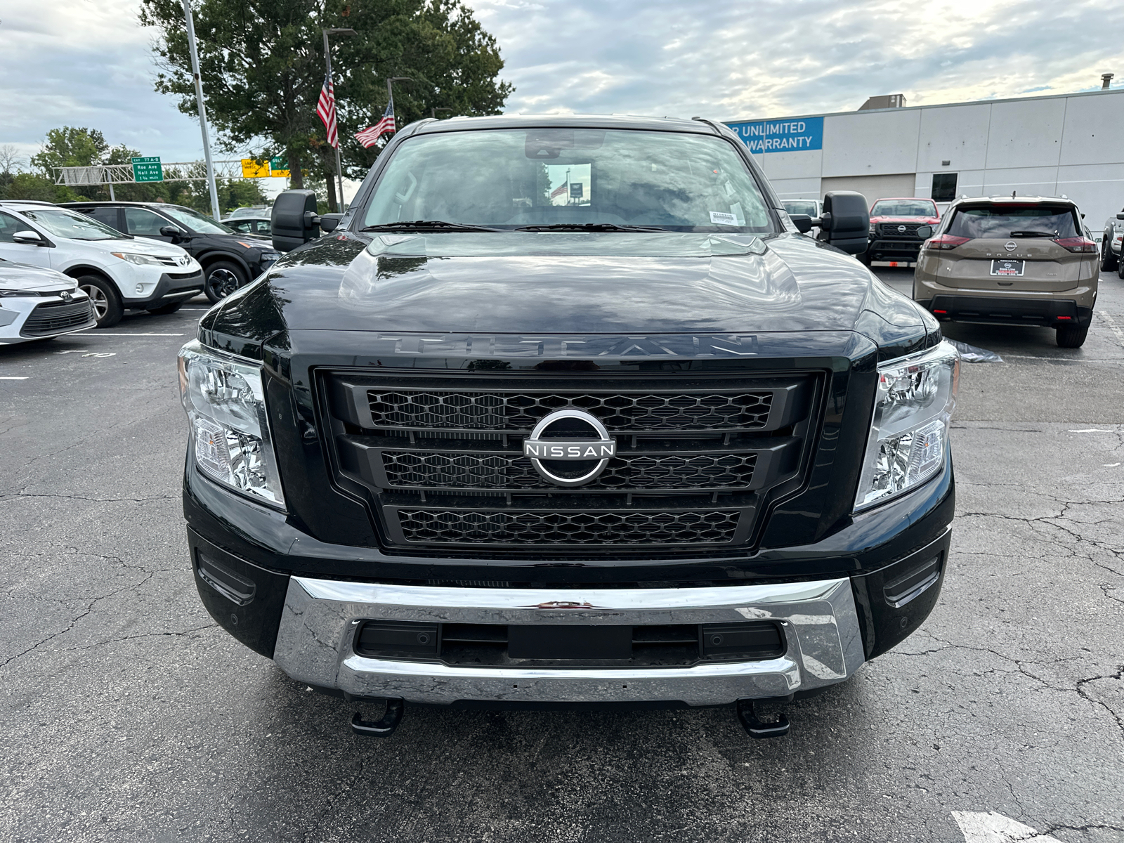 2024 Nissan Titan XD SV 3