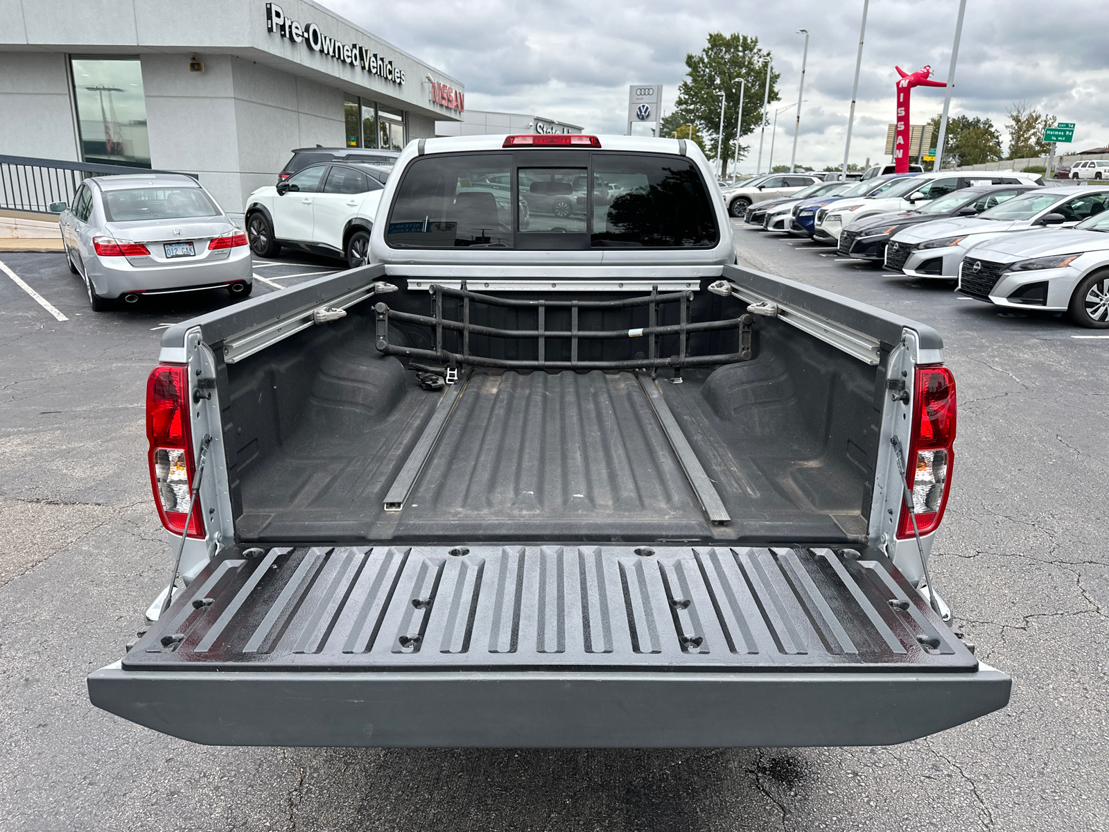 2019 Nissan Frontier SV 9