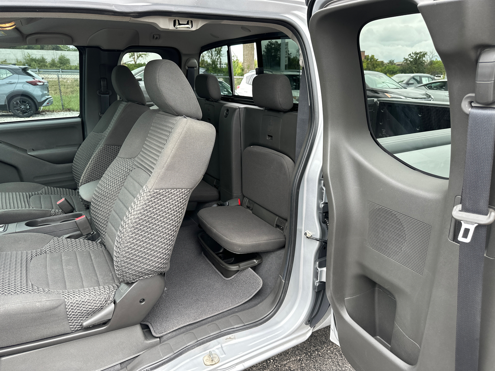 2019 Nissan Frontier SV 11