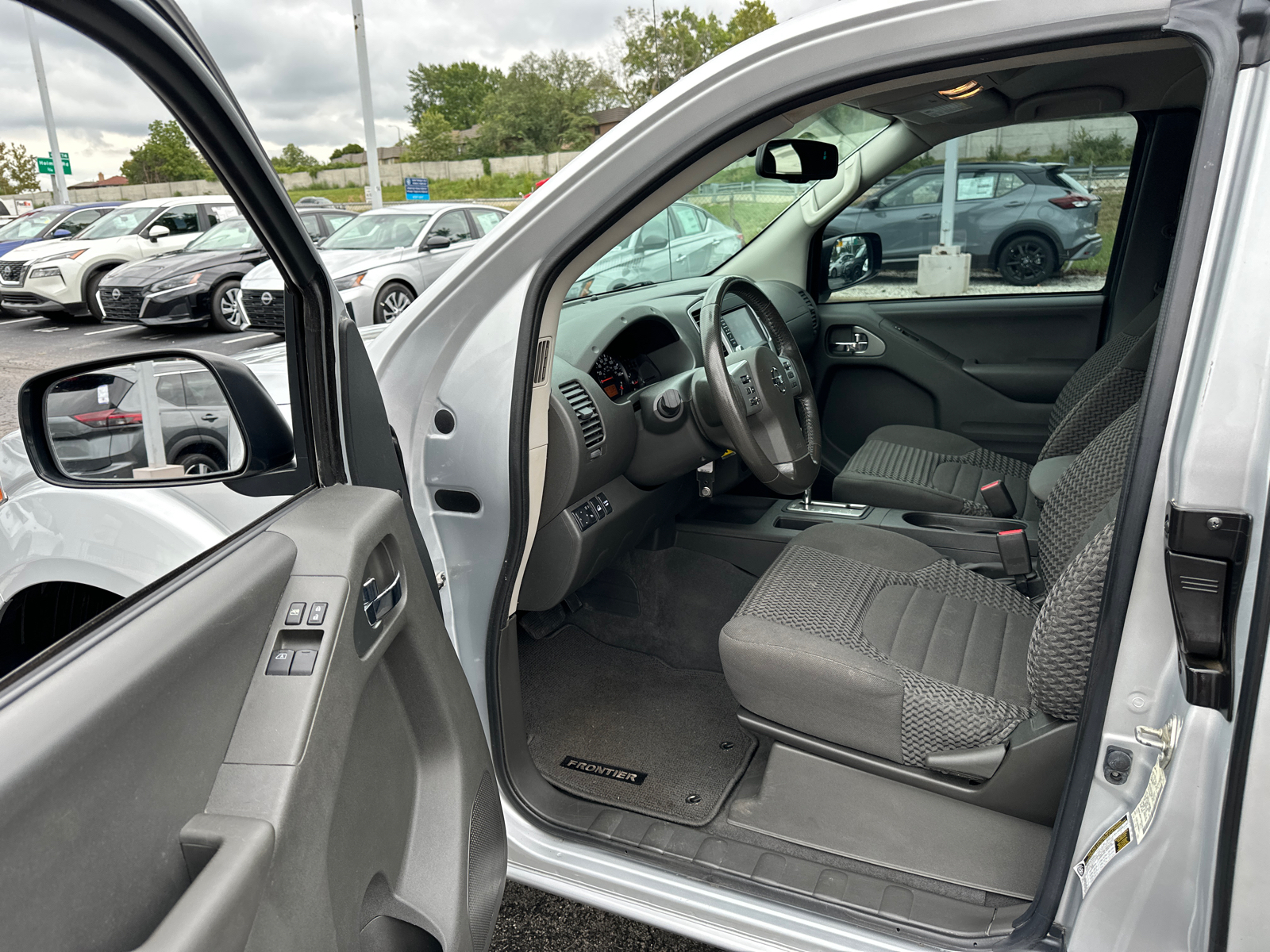 2019 Nissan Frontier SV 34