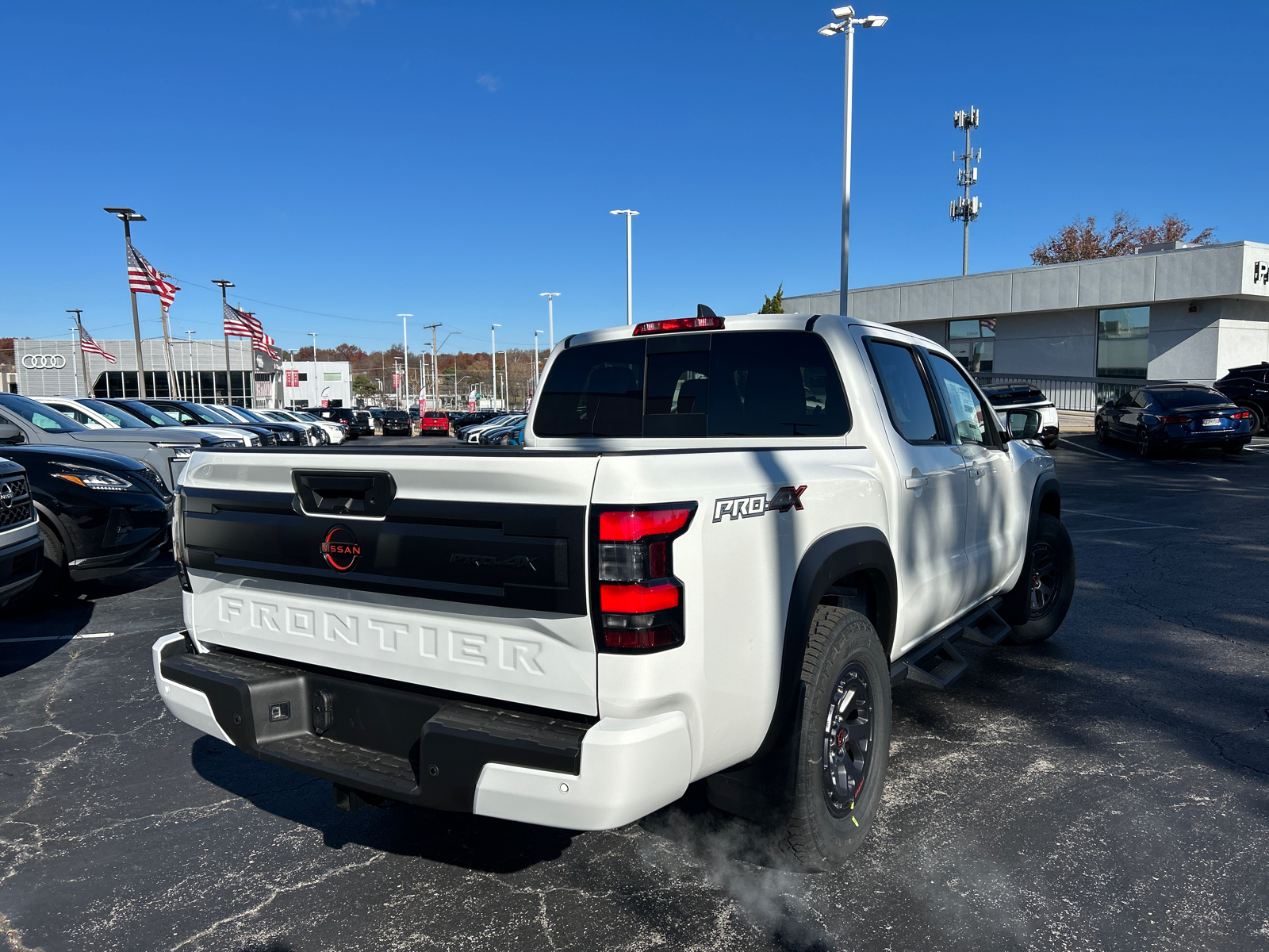 2025 Nissan Frontier PRO-4X 8