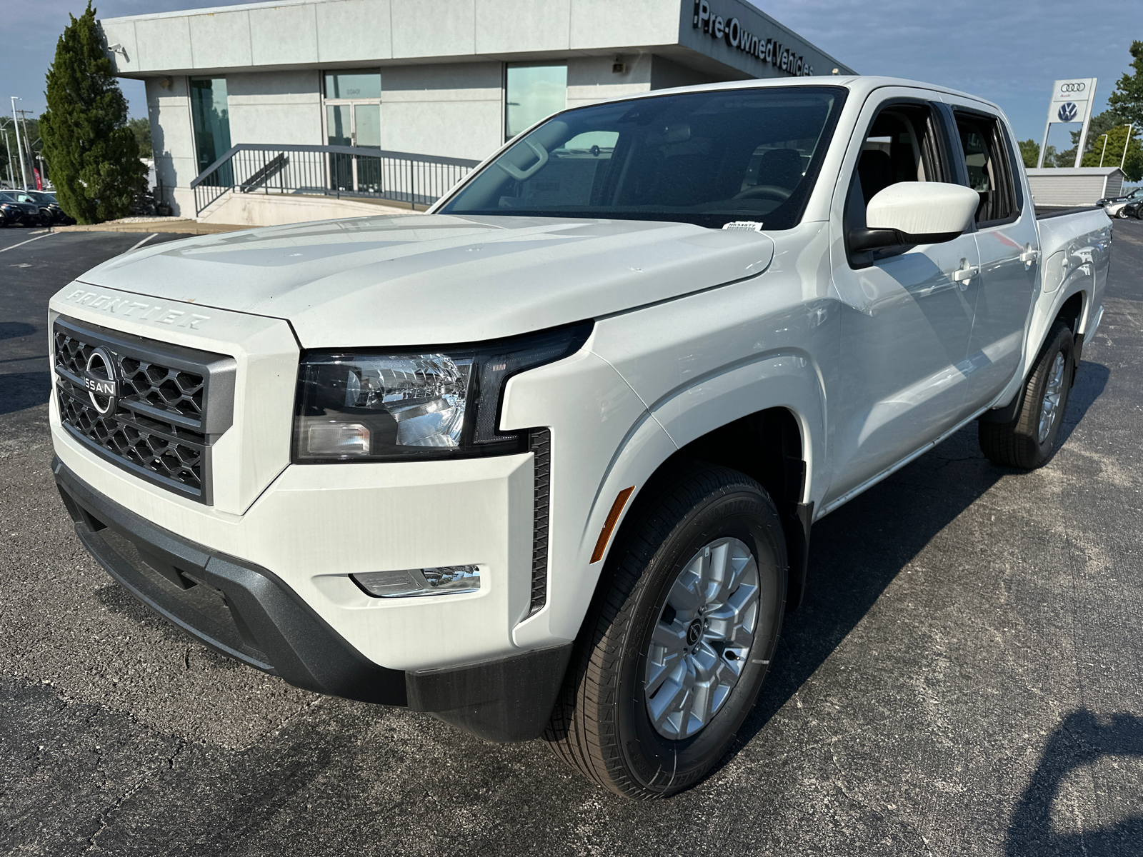 2024 Nissan Frontier SV 2