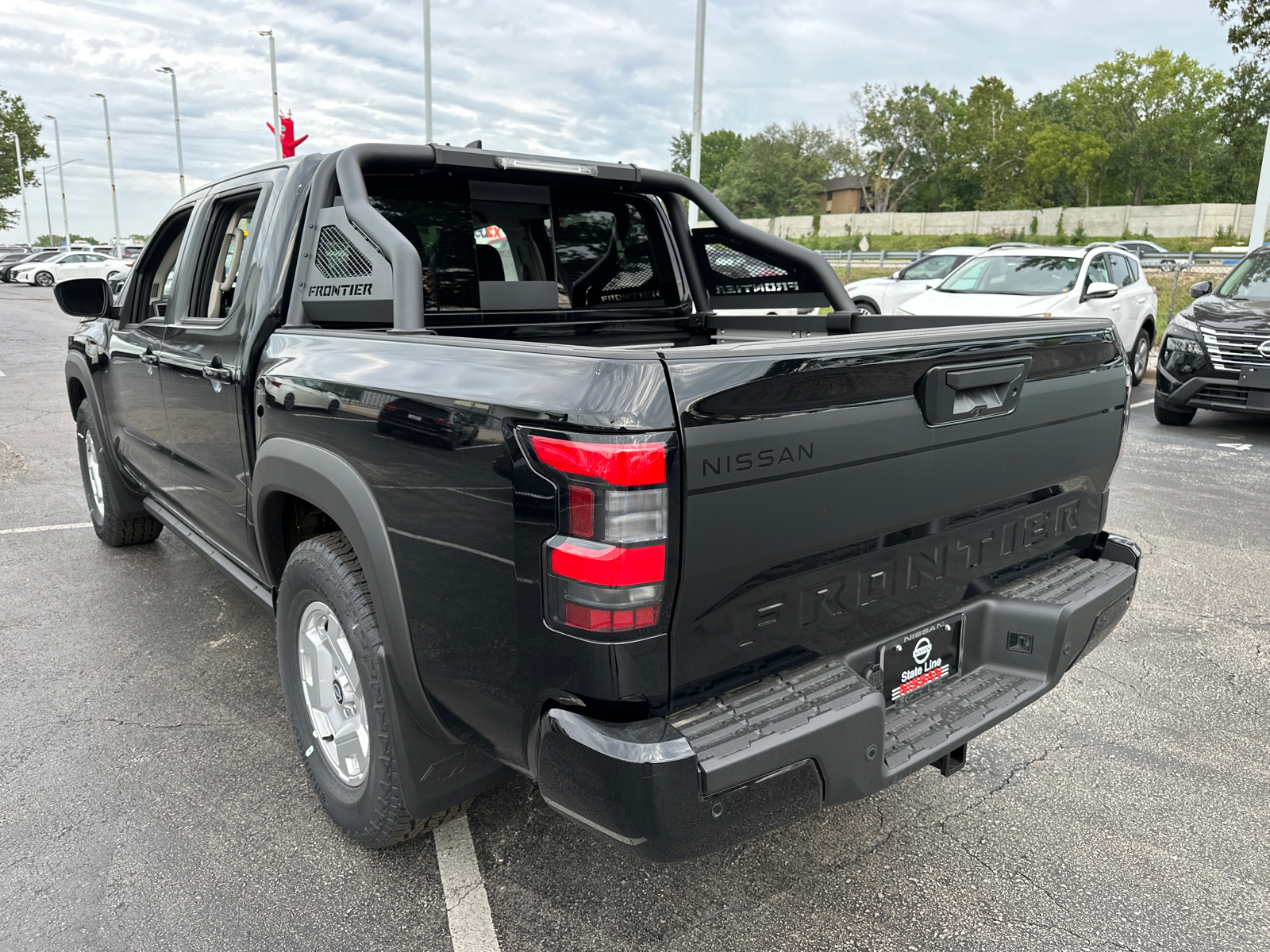 2024 Nissan Frontier SV 8