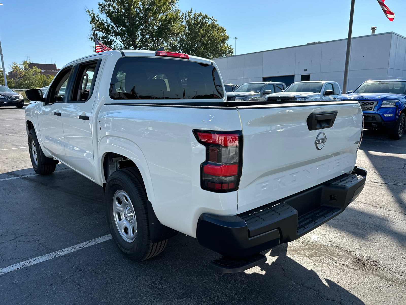 2024 Nissan Frontier S 8