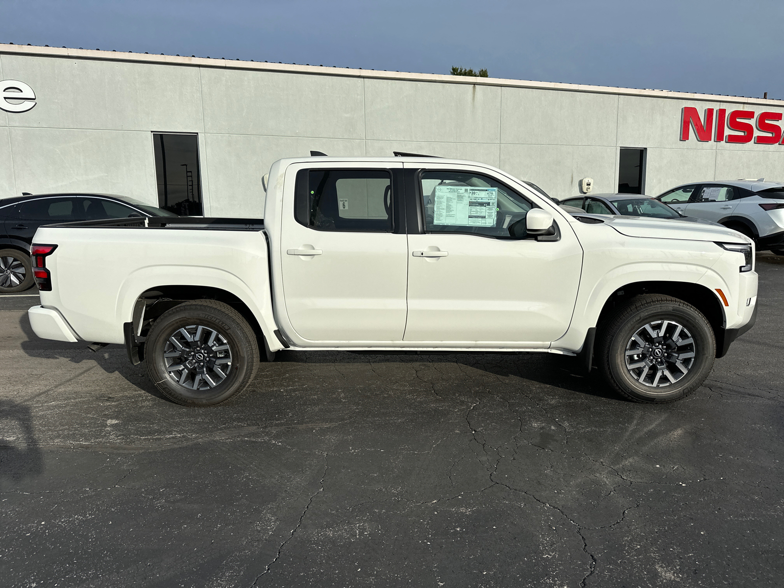 2024 Nissan Frontier SL 5