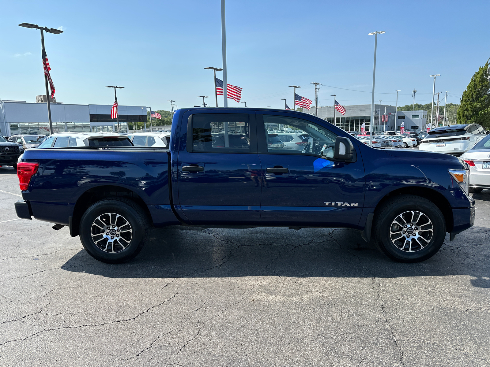 2024 Nissan Titan SV 5