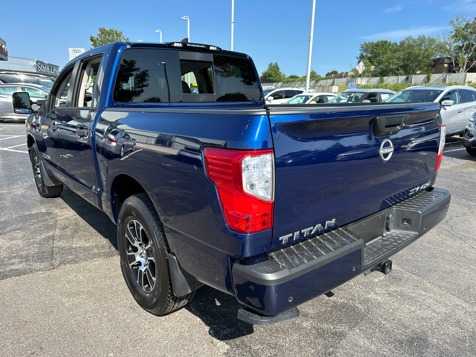 2024 Nissan Titan SV 8