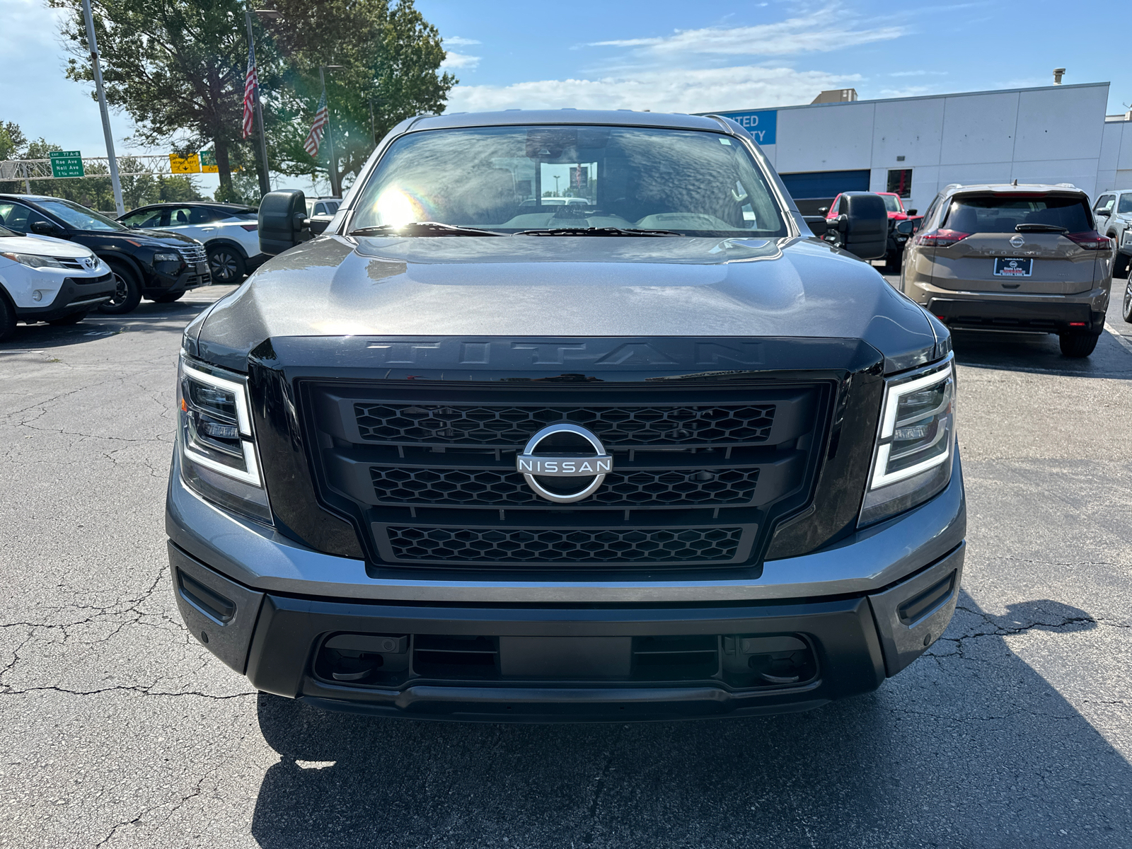 2024 Nissan Titan SV 3