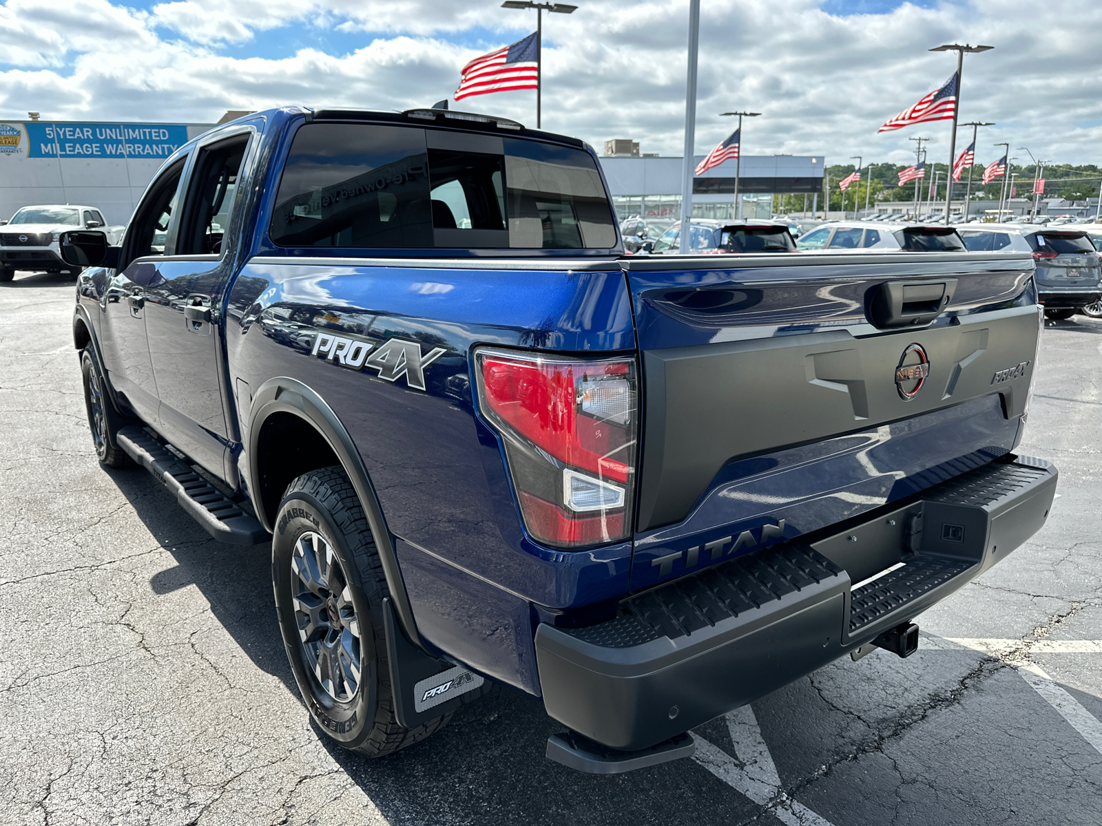 2024 Nissan Titan PRO-4X 8