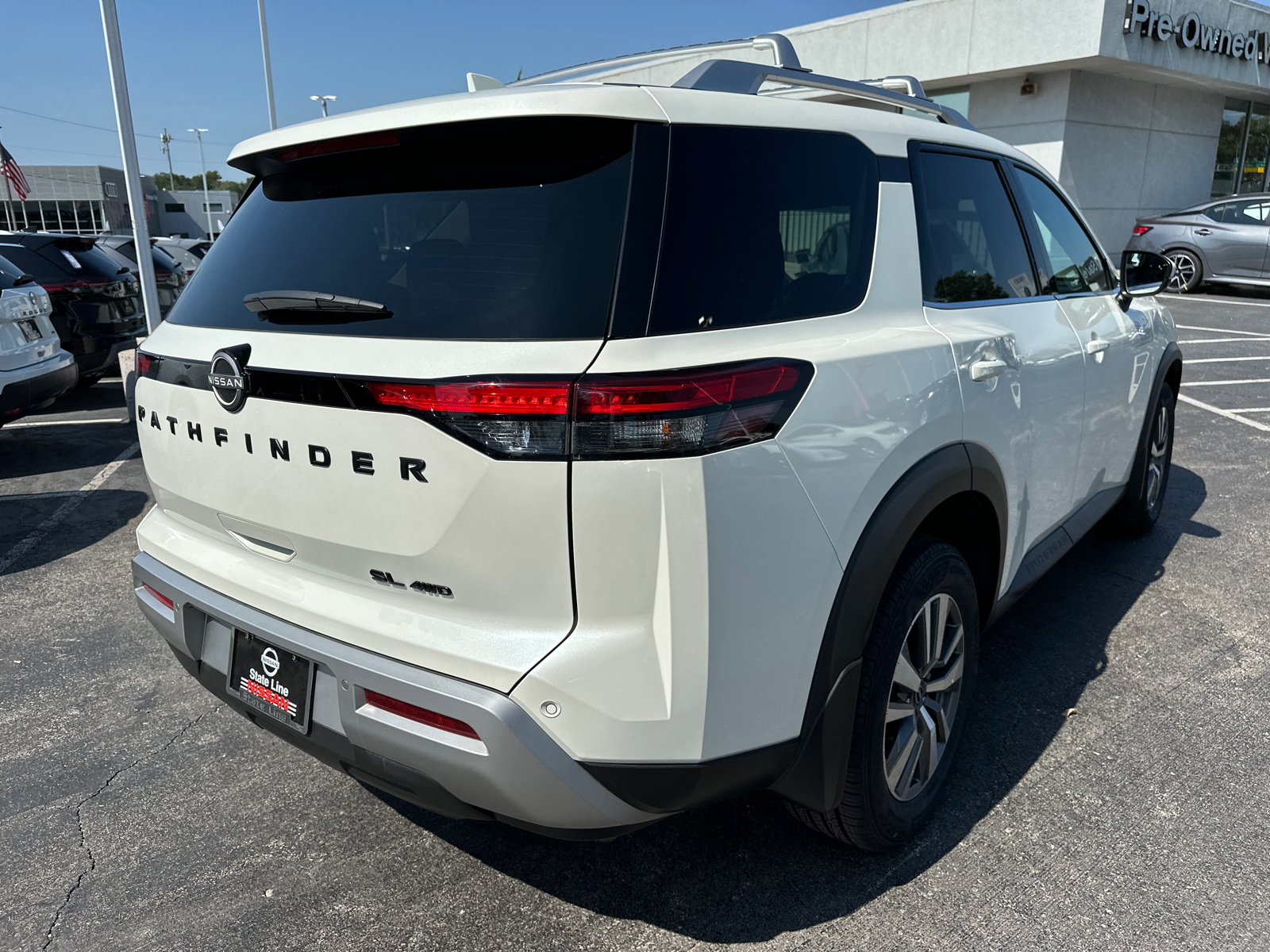 2023 Nissan Pathfinder SL 6