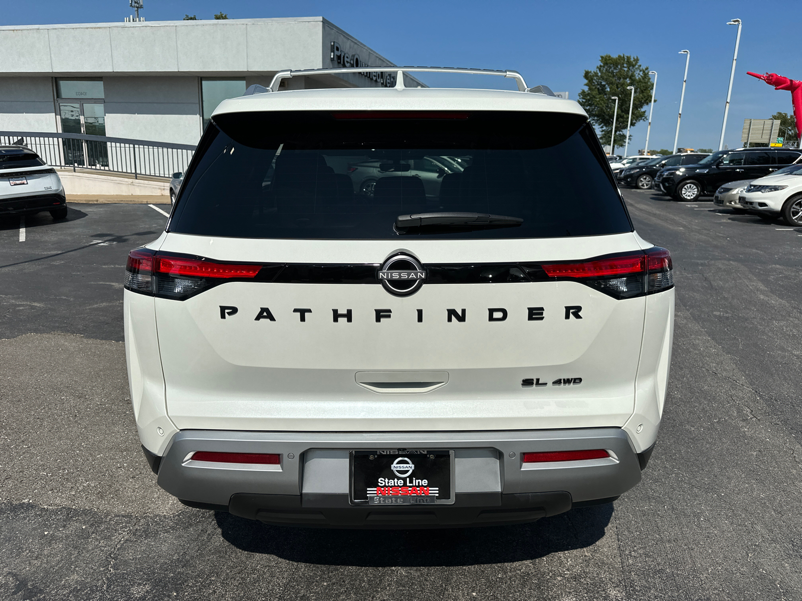 2023 Nissan Pathfinder SL 7