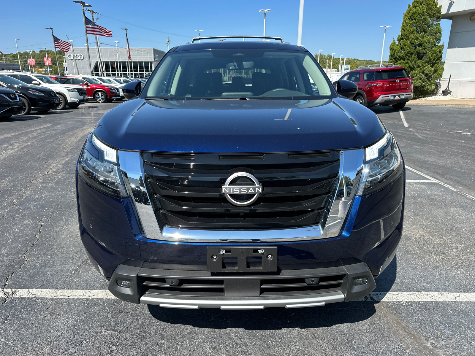 2023 Nissan Pathfinder SL 3