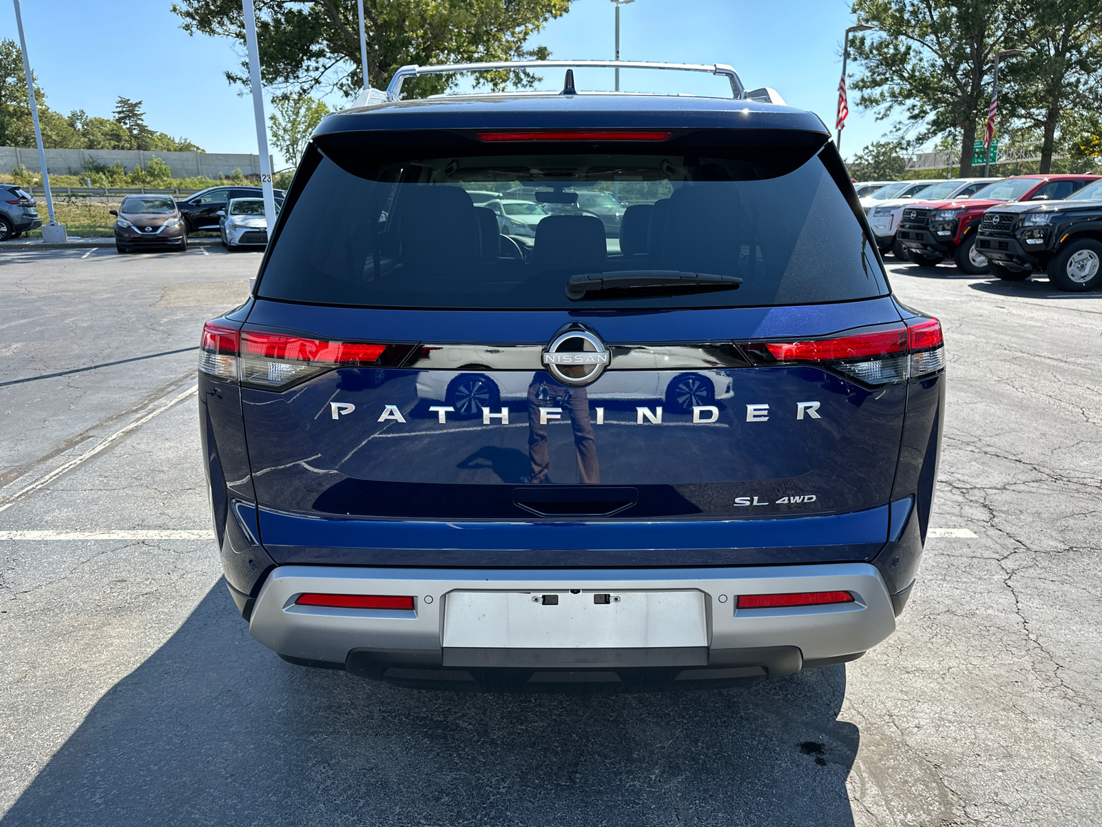 2023 Nissan Pathfinder SL 7