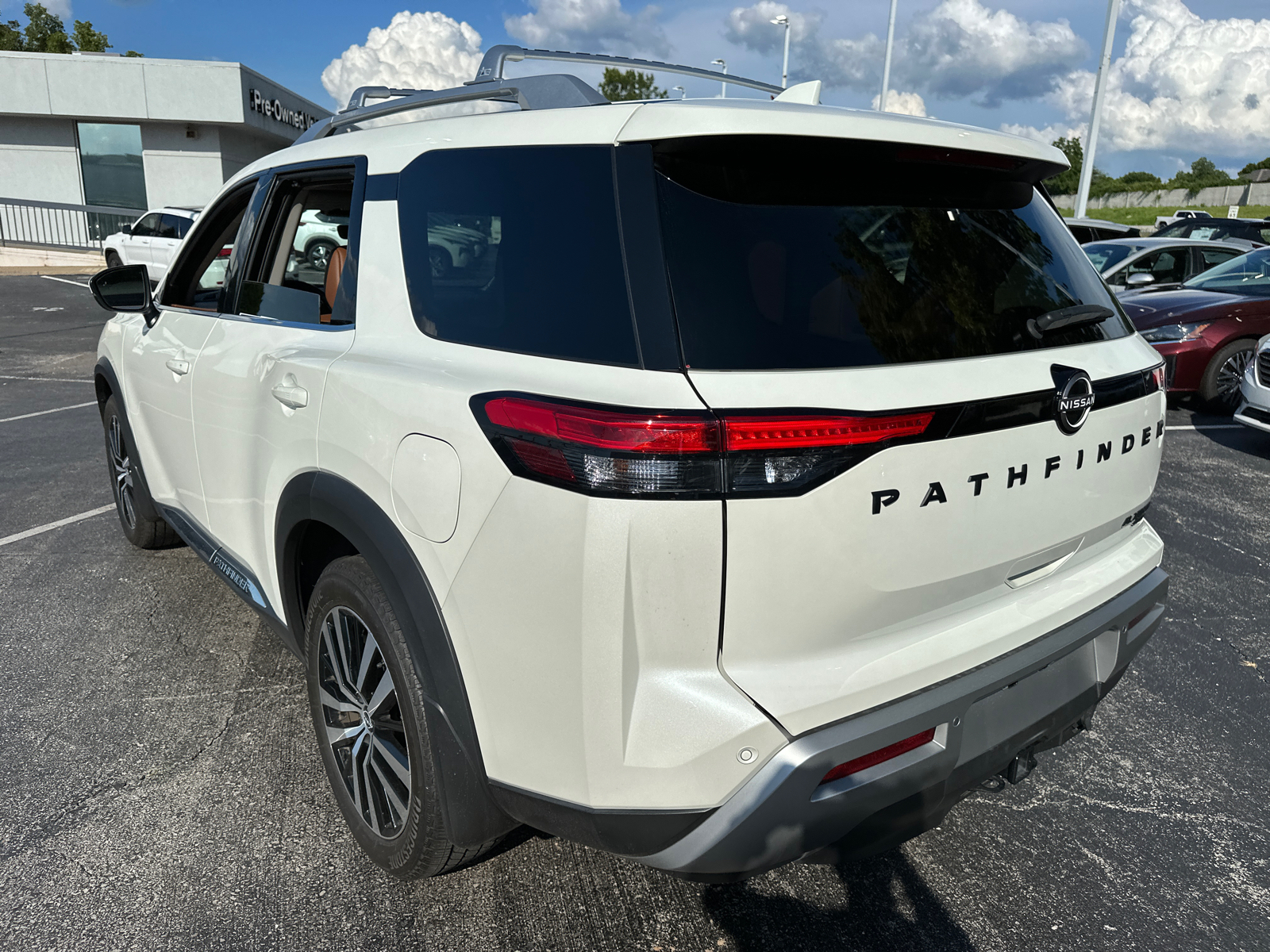 2023 Nissan Pathfinder Platinum 8