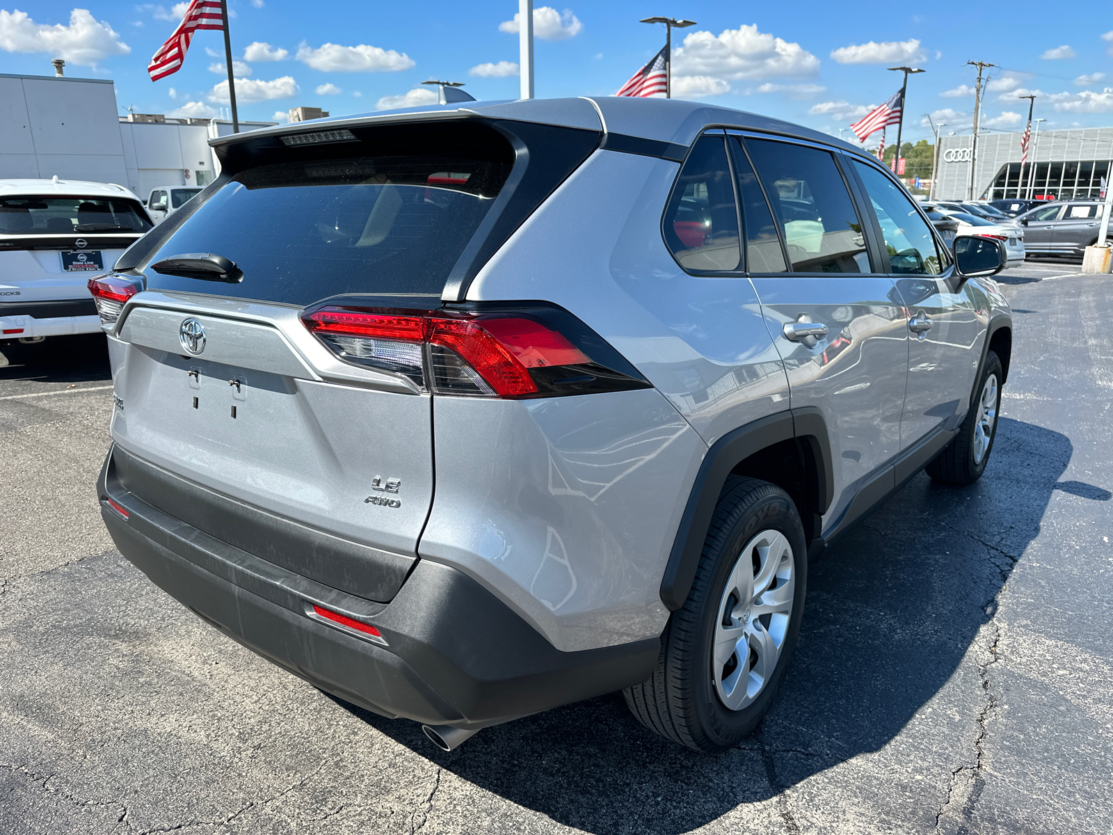 2022 Toyota RAV4 LE 6