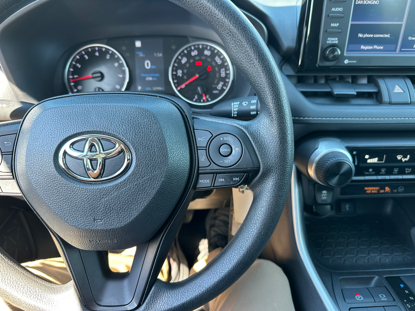 2022 Toyota RAV4 LE 39