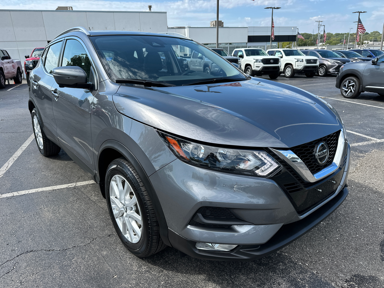 2022 Nissan Rogue Sport SV 4