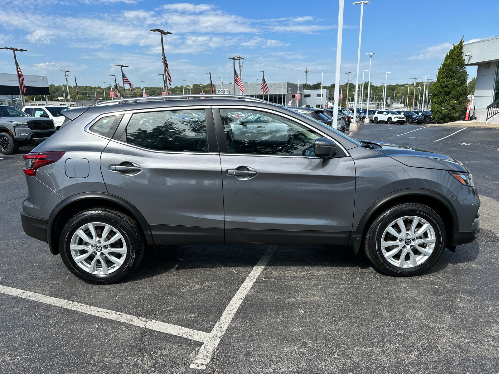 2022 Nissan Rogue Sport SV 5