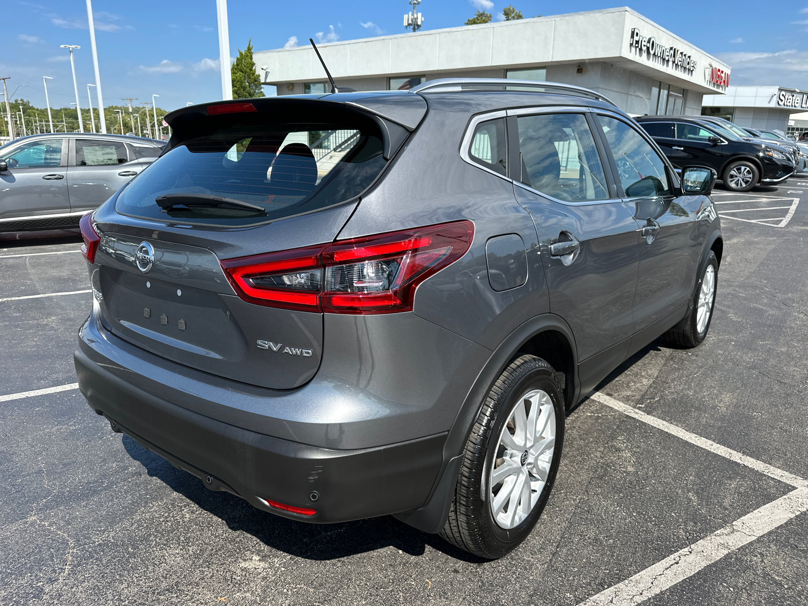 2022 Nissan Rogue Sport SV 6