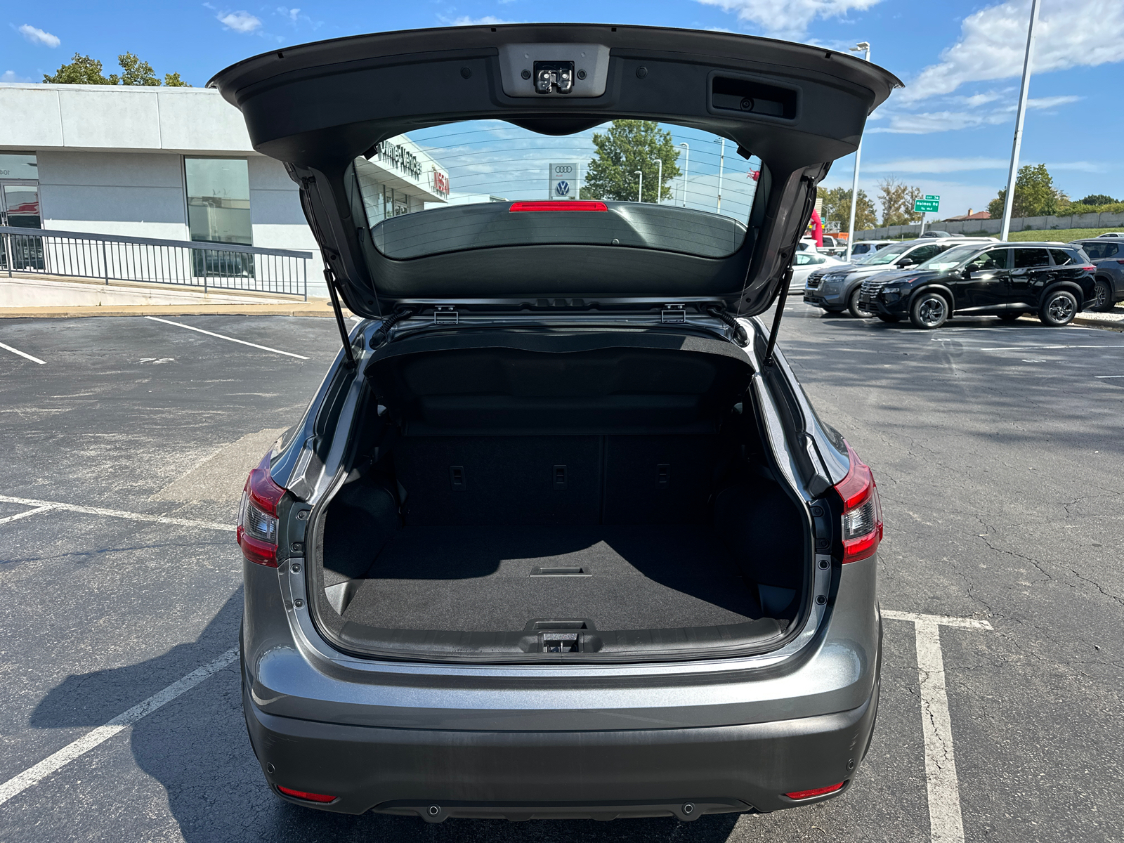 2022 Nissan Rogue Sport SV 9