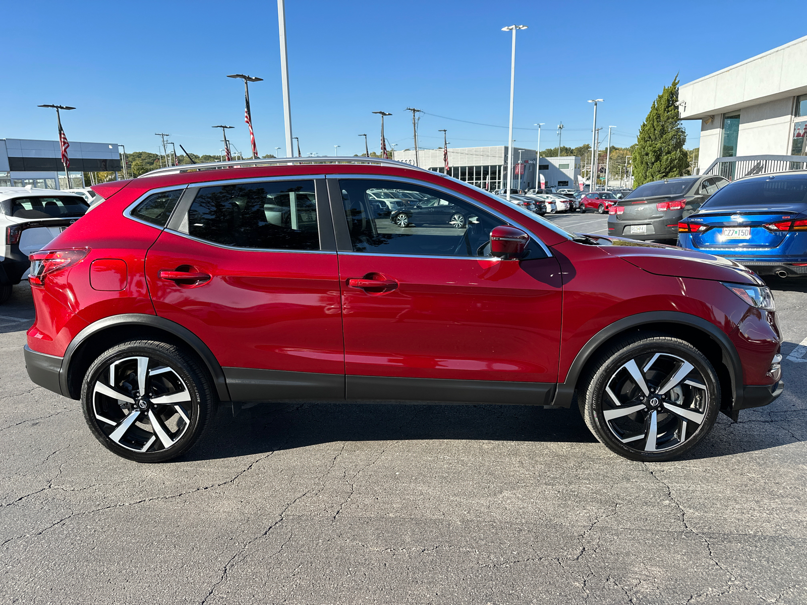 2022 Nissan Rogue Sport SL 5