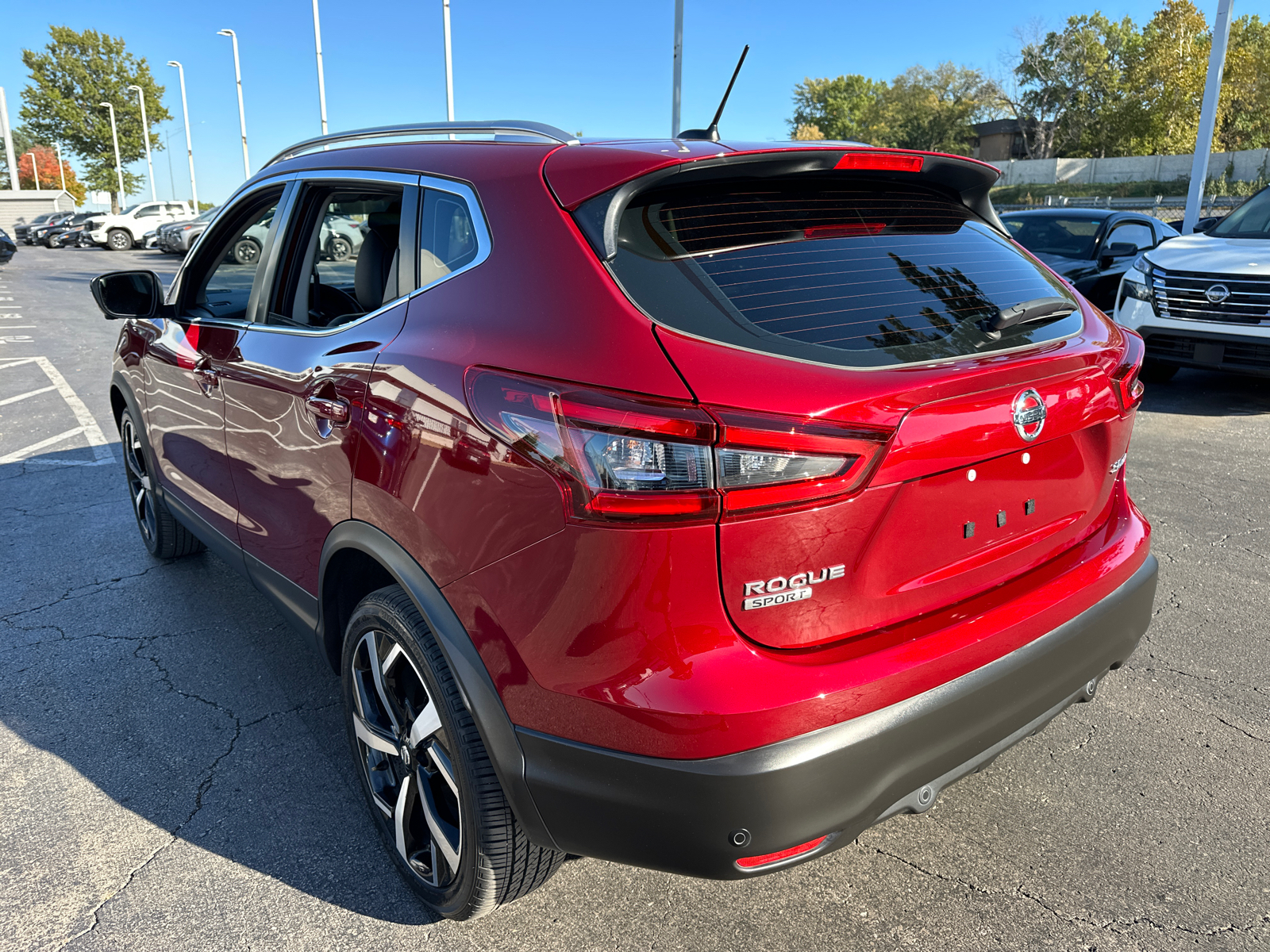 2022 Nissan Rogue Sport SL 8