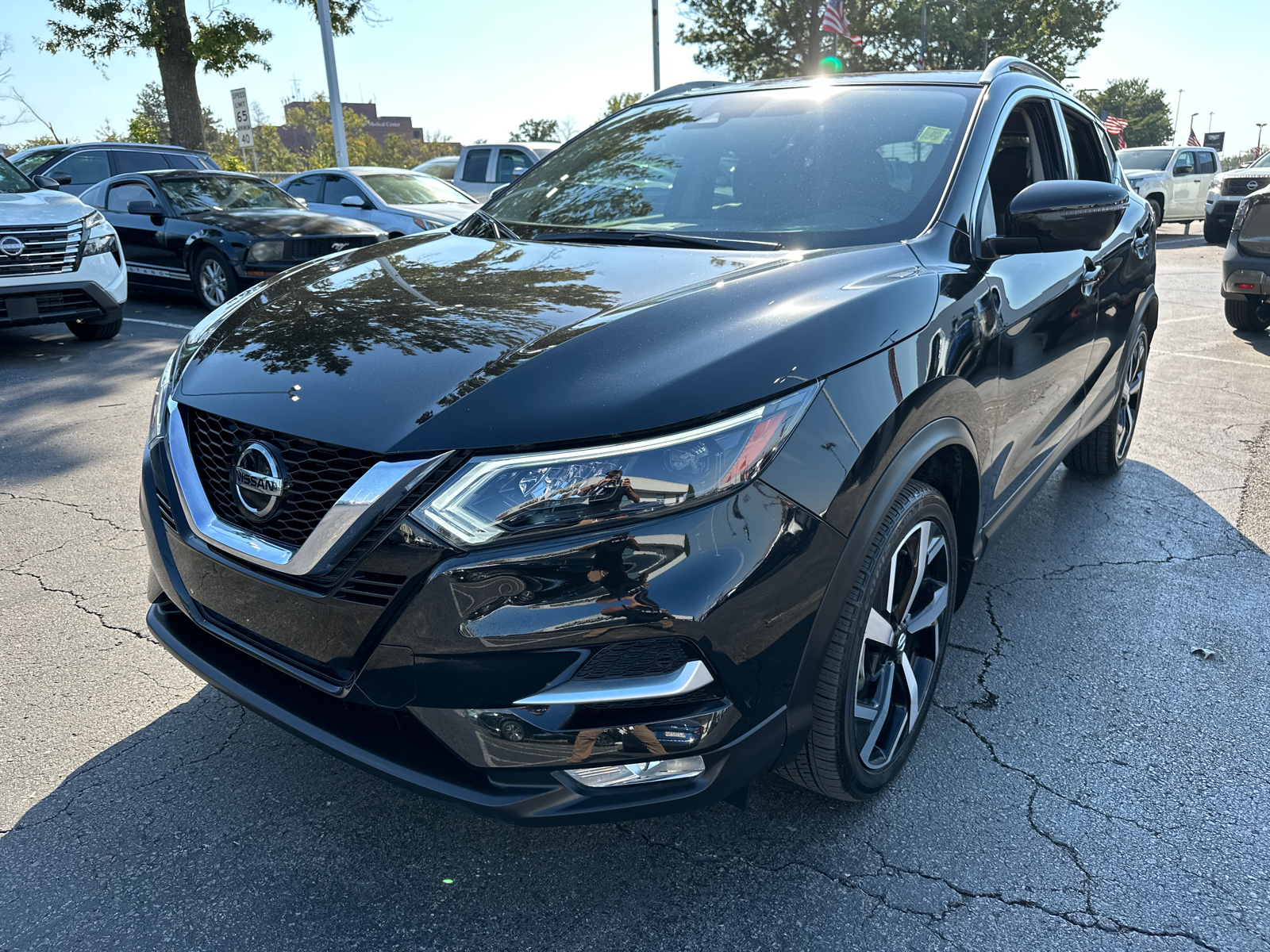 2022 Nissan Rogue Sport SL 2