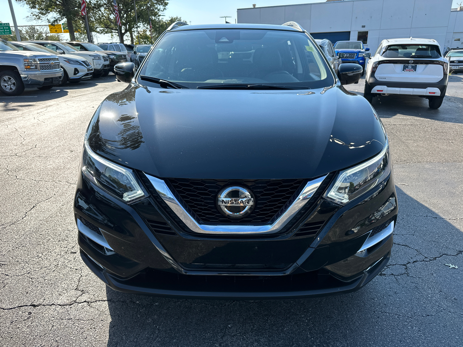 2022 Nissan Rogue Sport SL 3