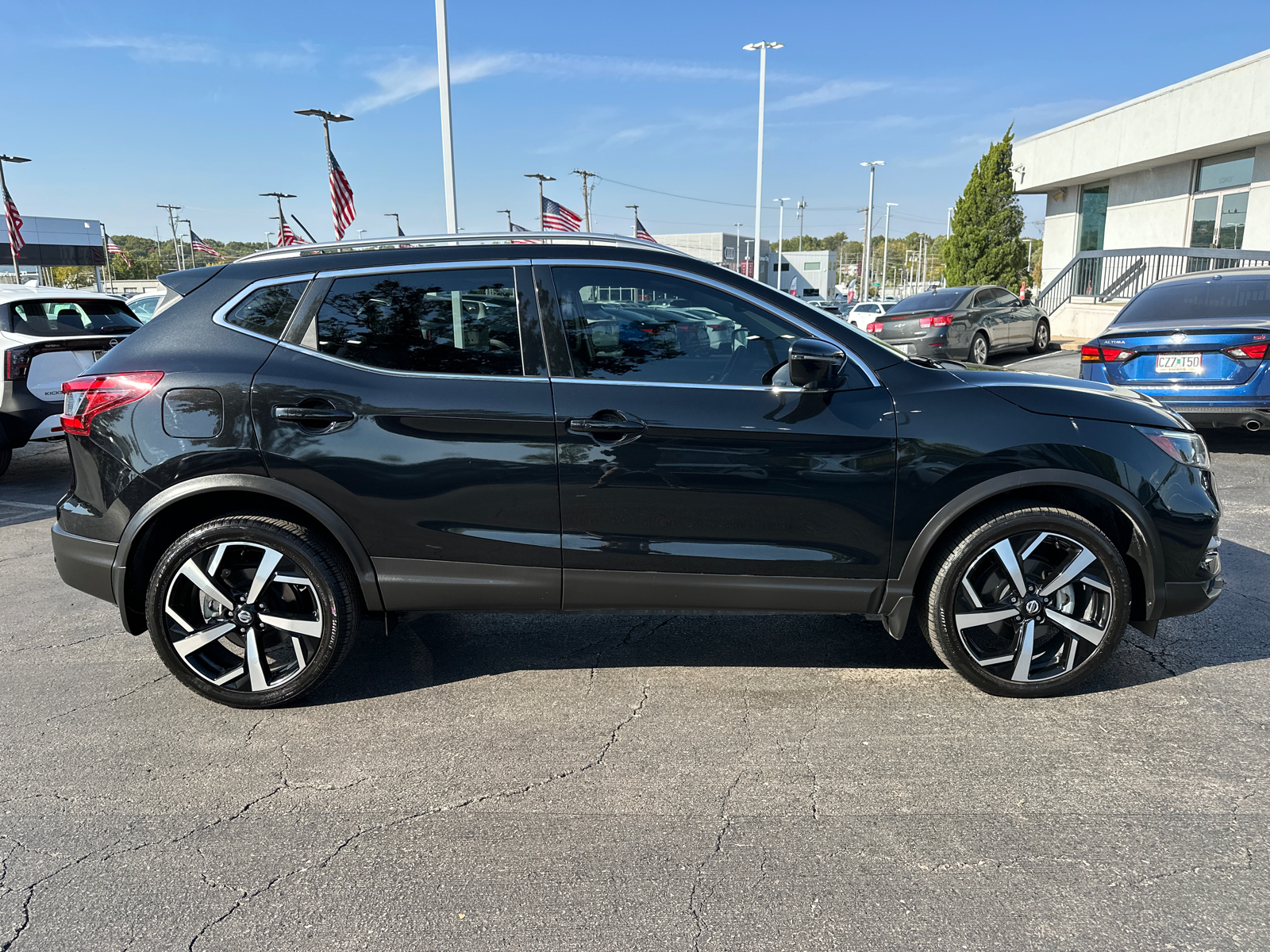 2022 Nissan Rogue Sport SL 5