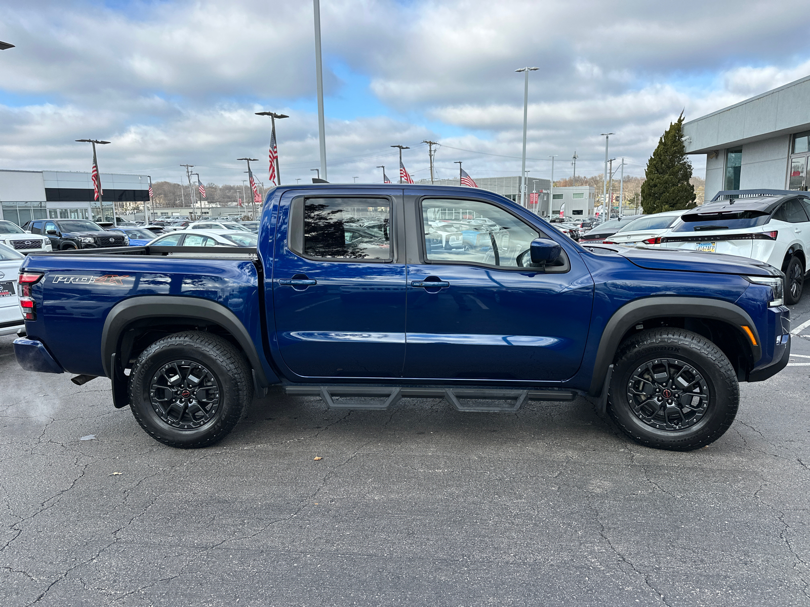 2023 Nissan Frontier PRO-4X 6