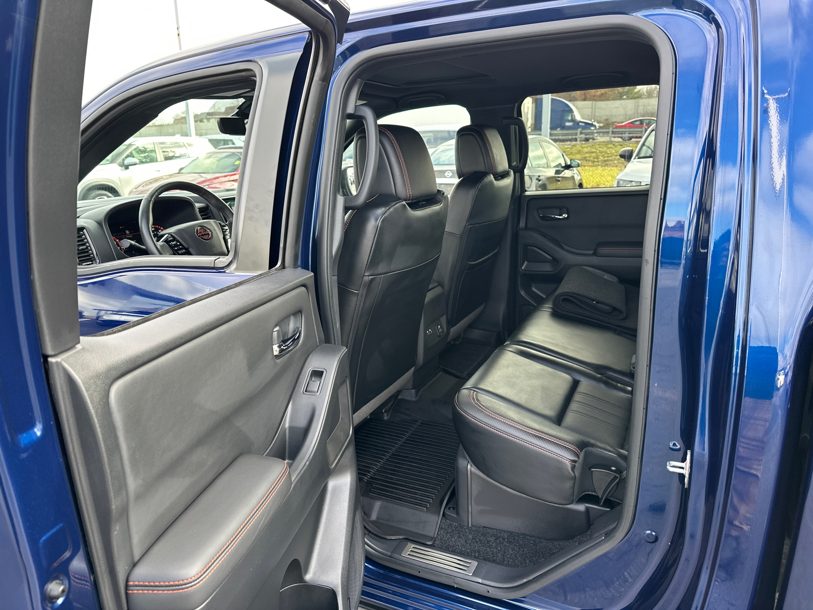 2023 Nissan Frontier PRO-4X 12