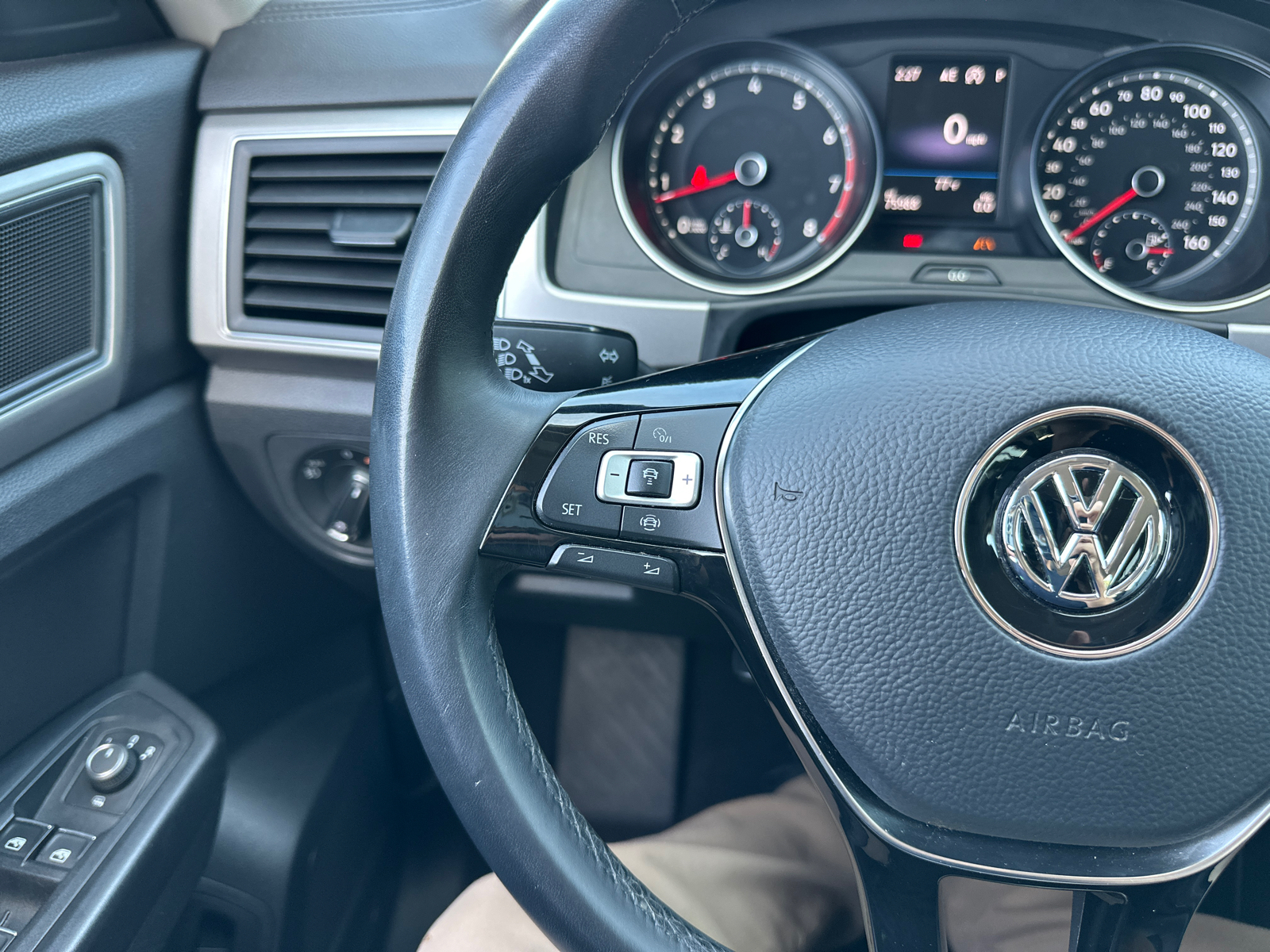 2019 Volkswagen Atlas 3.6L V6 SE 39