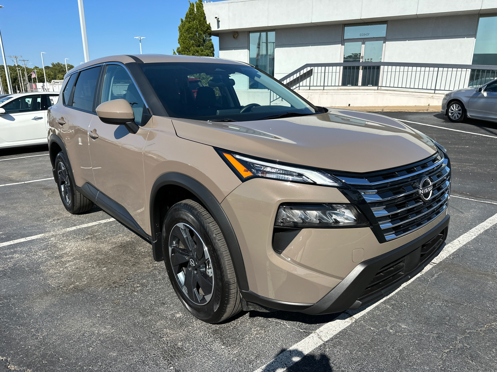 2024 Nissan Rogue SV 4