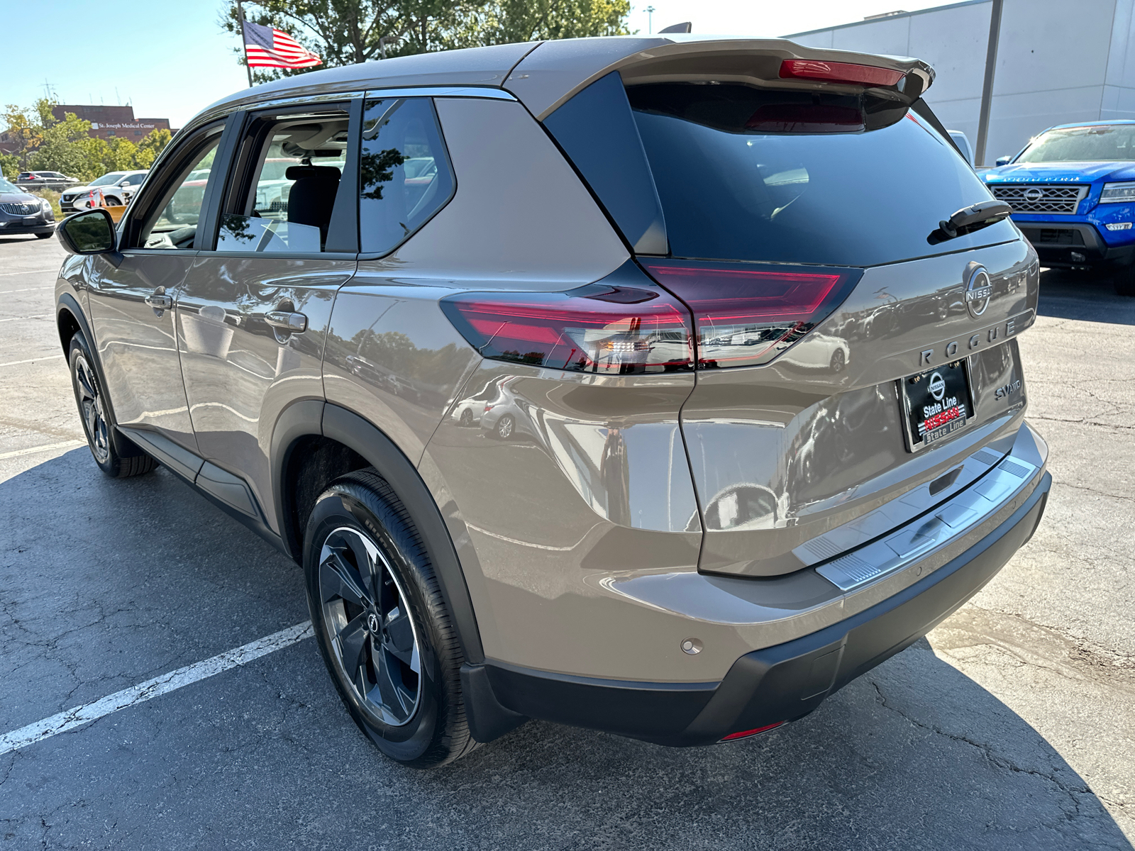 2024 Nissan Rogue SV 8