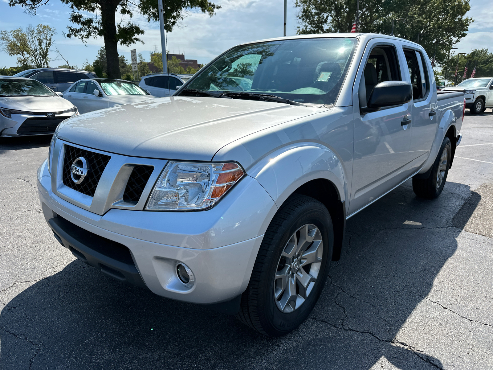 2021 Nissan Frontier SV 2