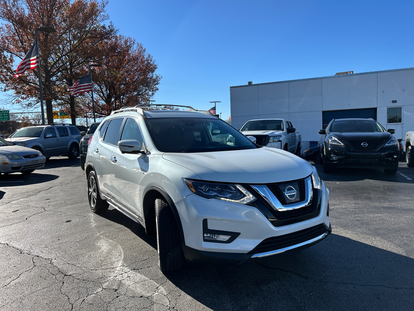 2017 Nissan Rogue SL 4