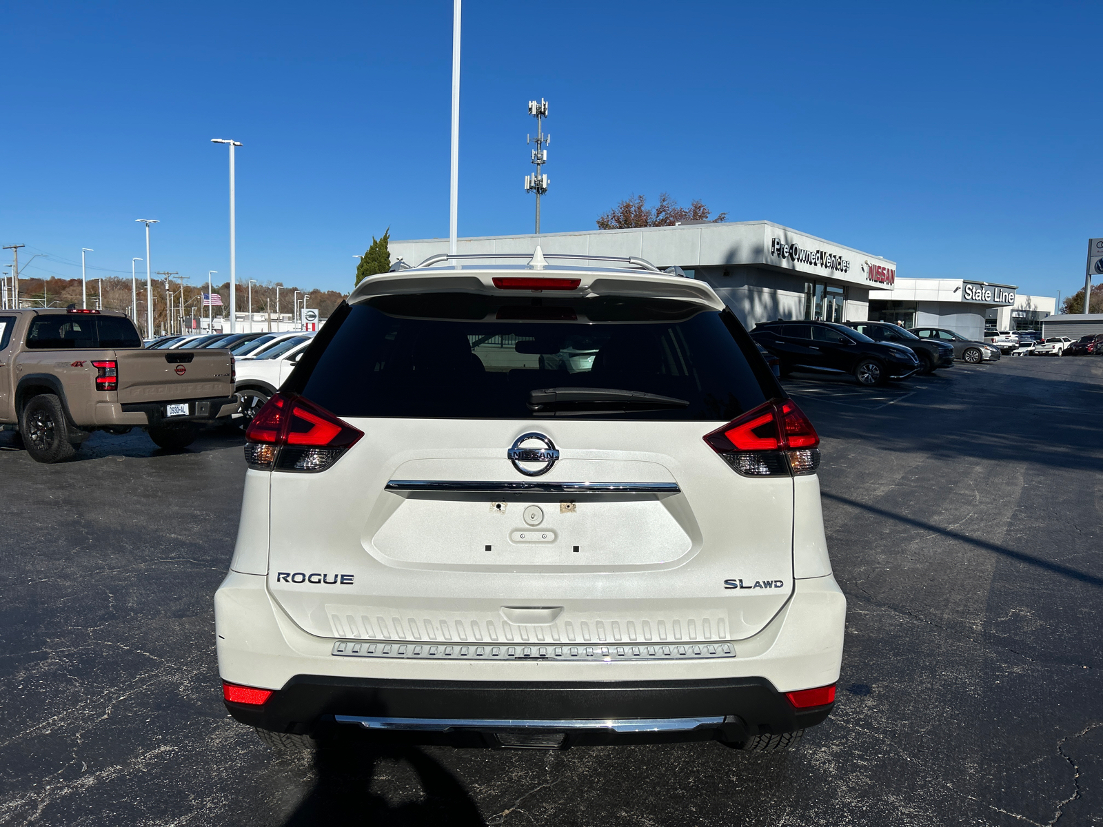 2017 Nissan Rogue SL 8